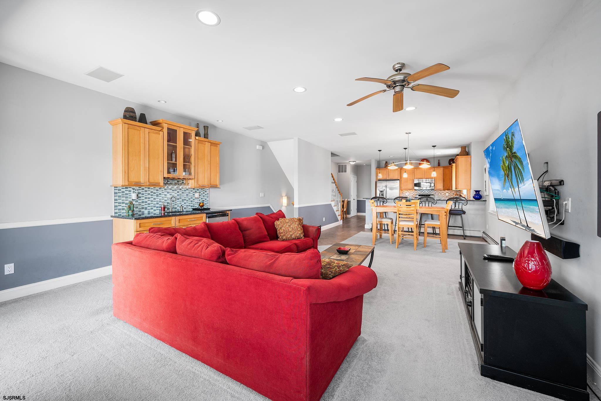 123 E 7th Avenue