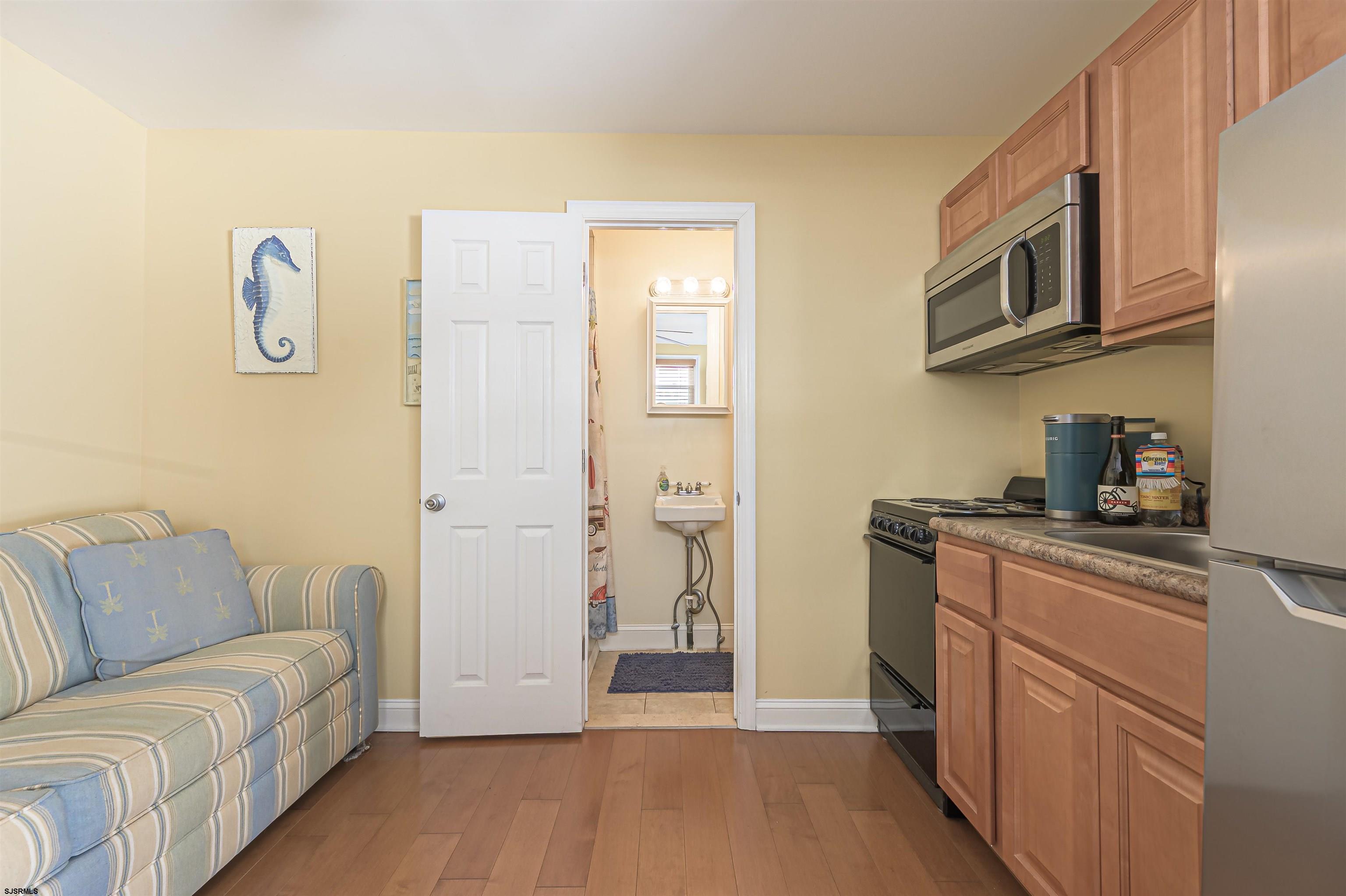 9411 #9 Monmouth Avenue