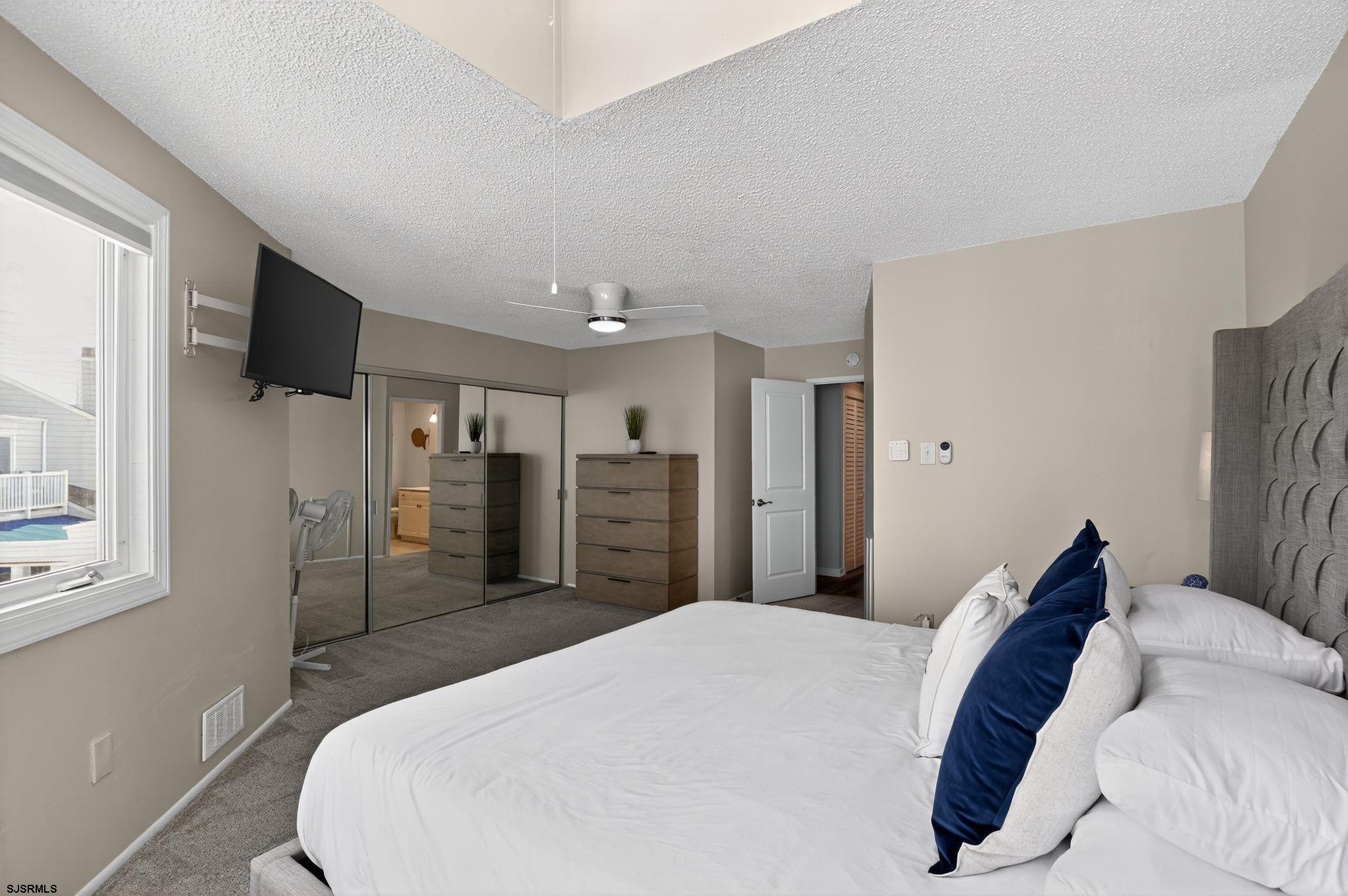 1128 Bay