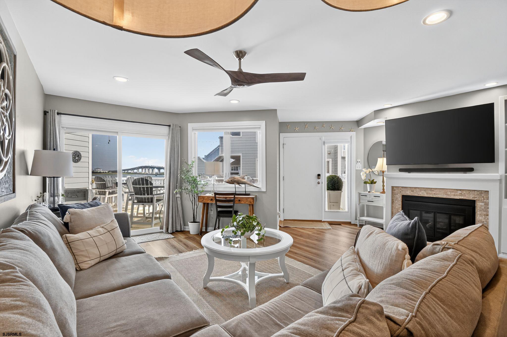 1128 Bay