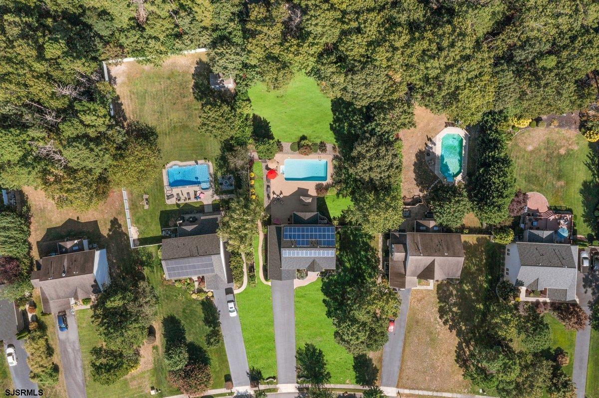126 Marshall Dr - Picture 3