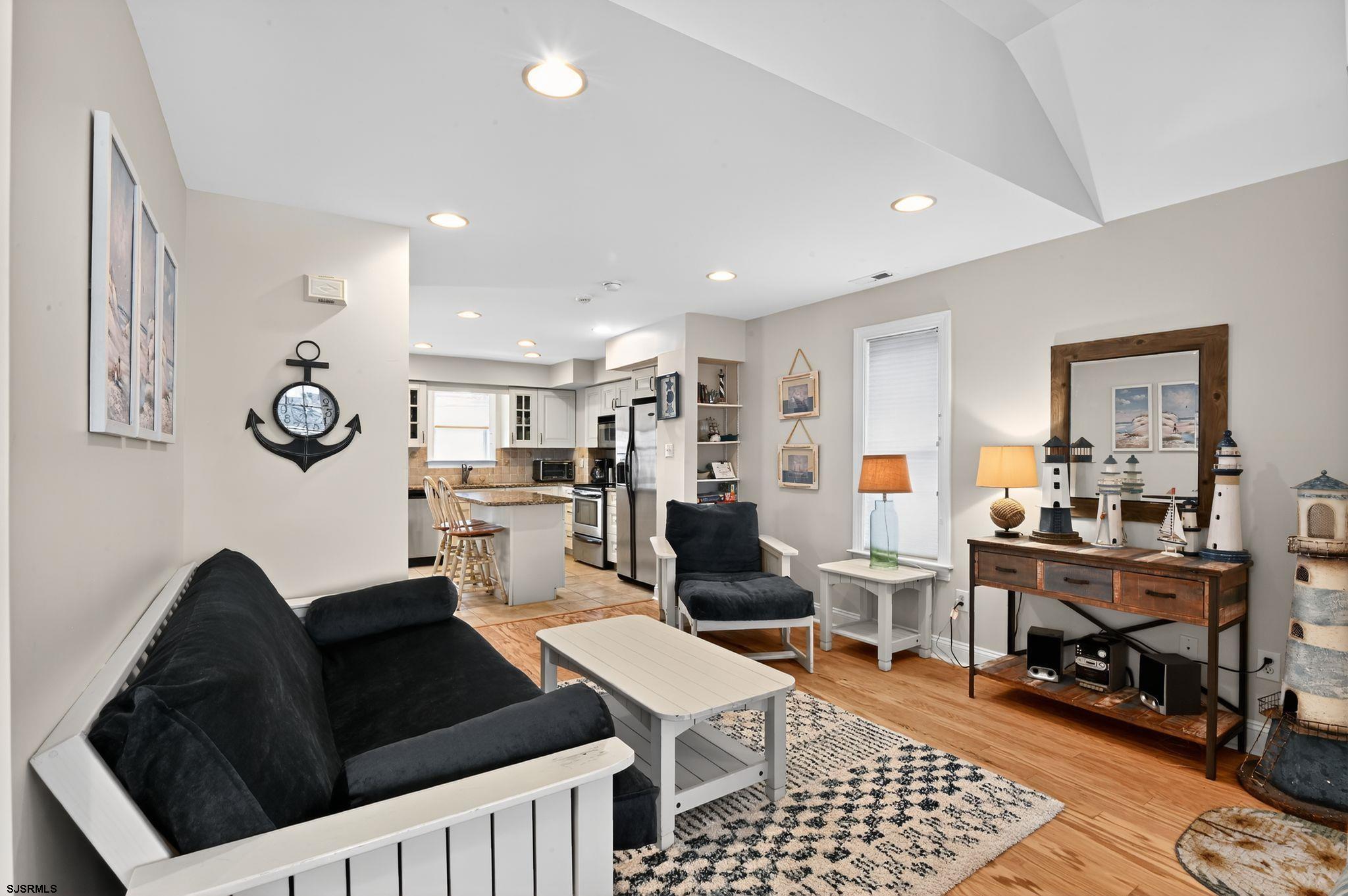 511 E 16th St.