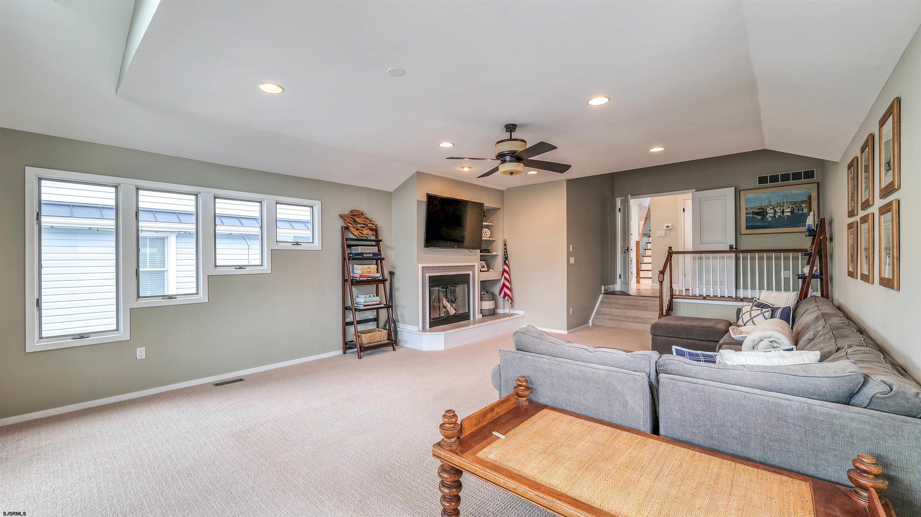 112 W Atlantic Blvd