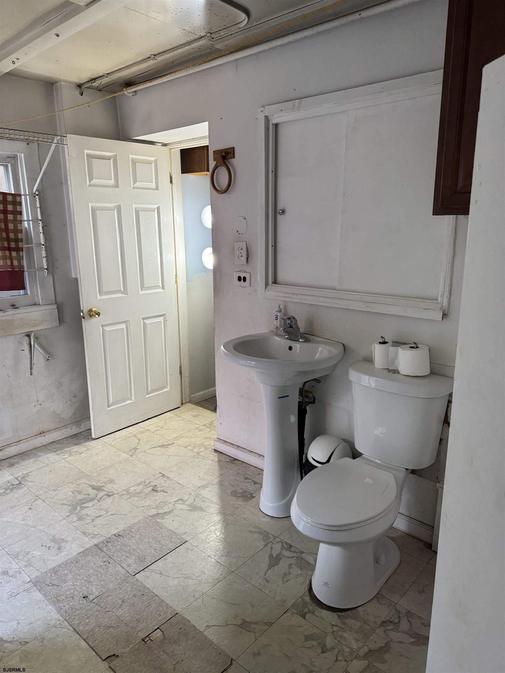 205 N Arizona Avenue