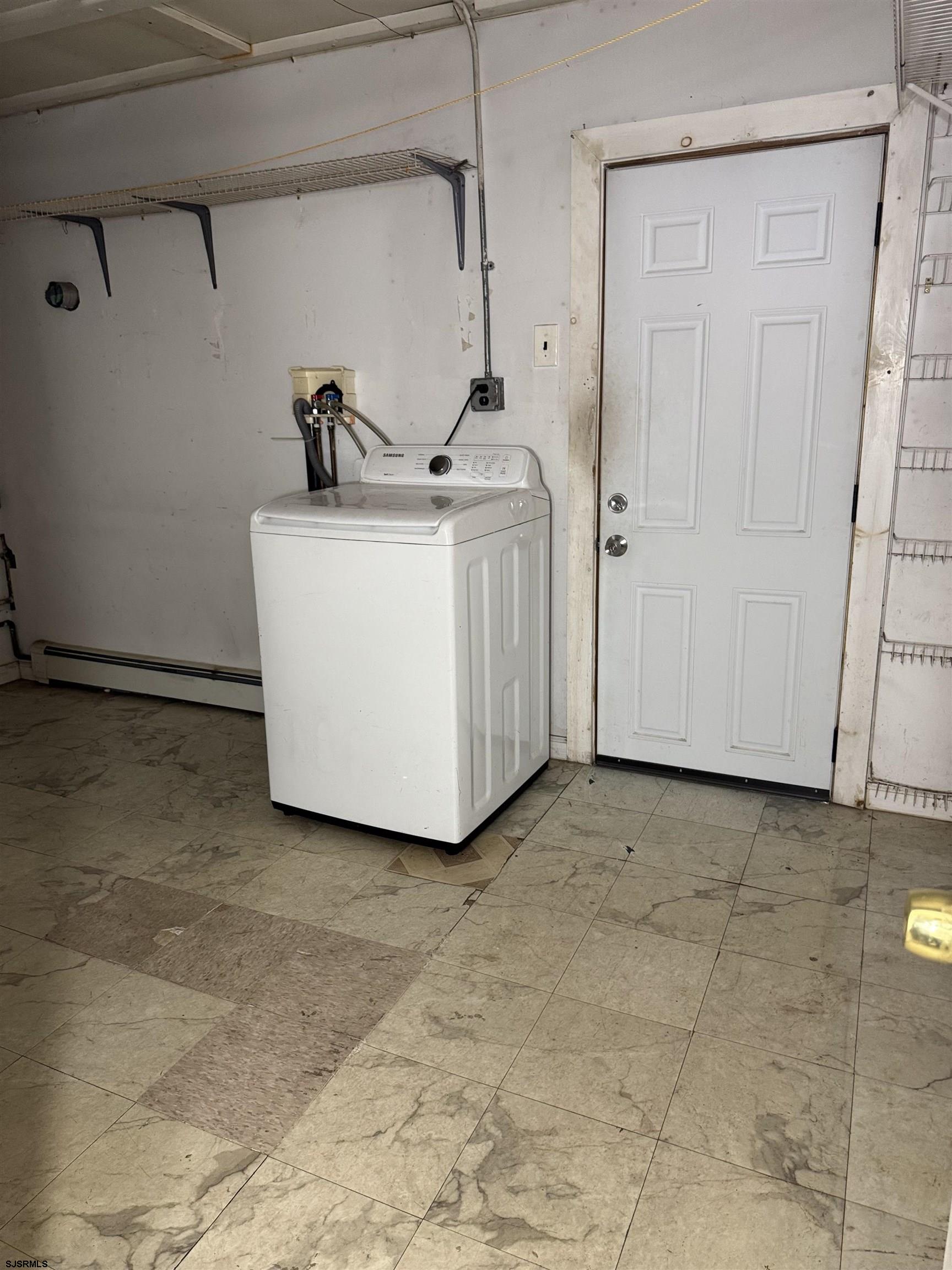 205 N Arizona Avenue