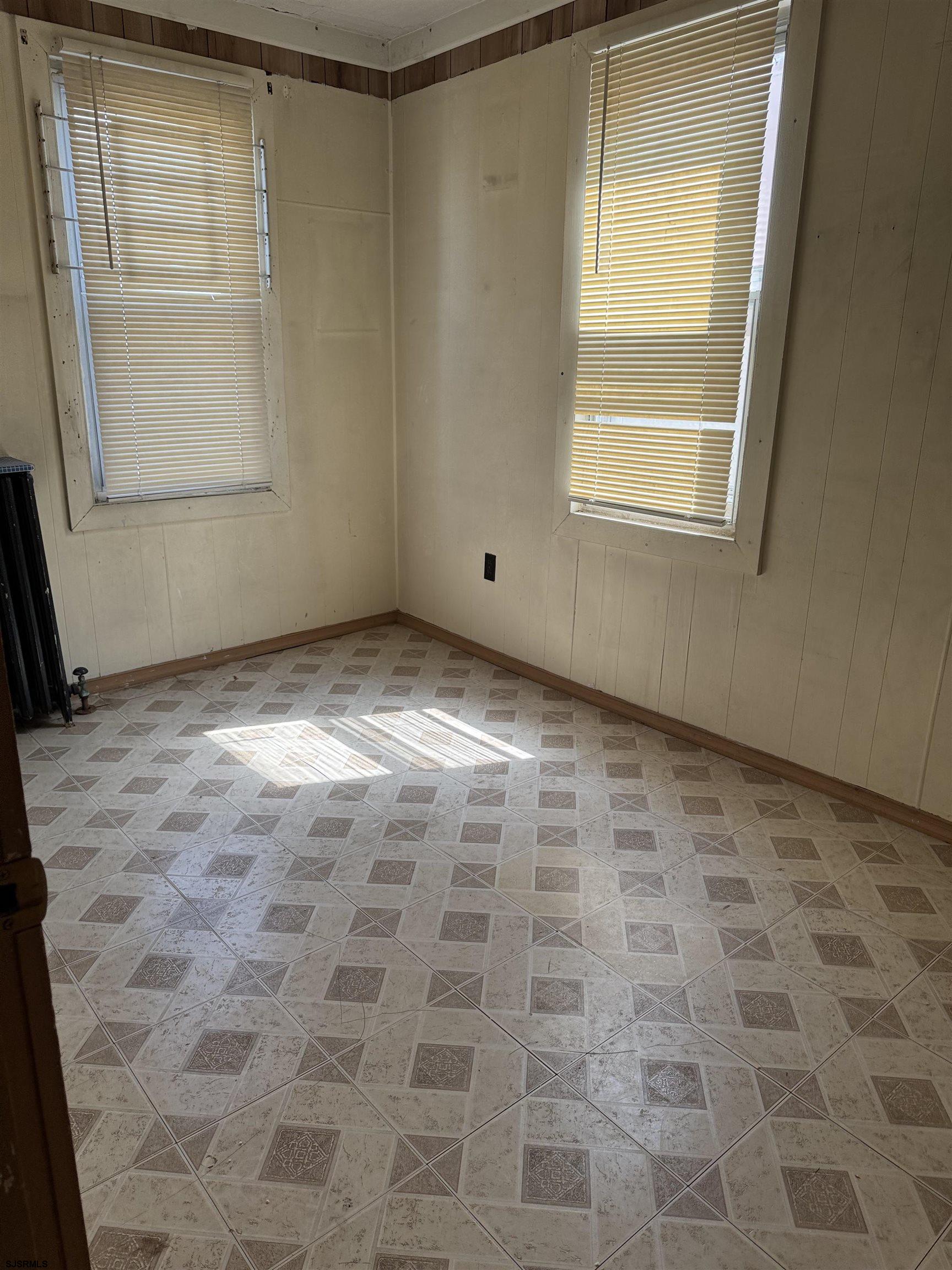 205 N Arizona Avenue