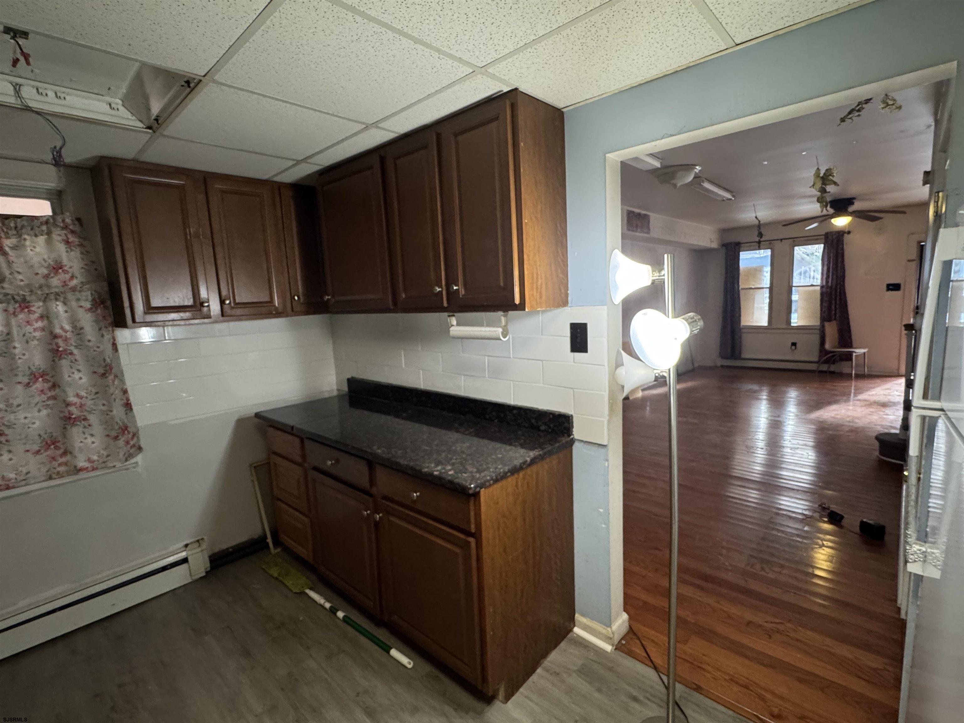 205 N Arizona Avenue - Picture 4