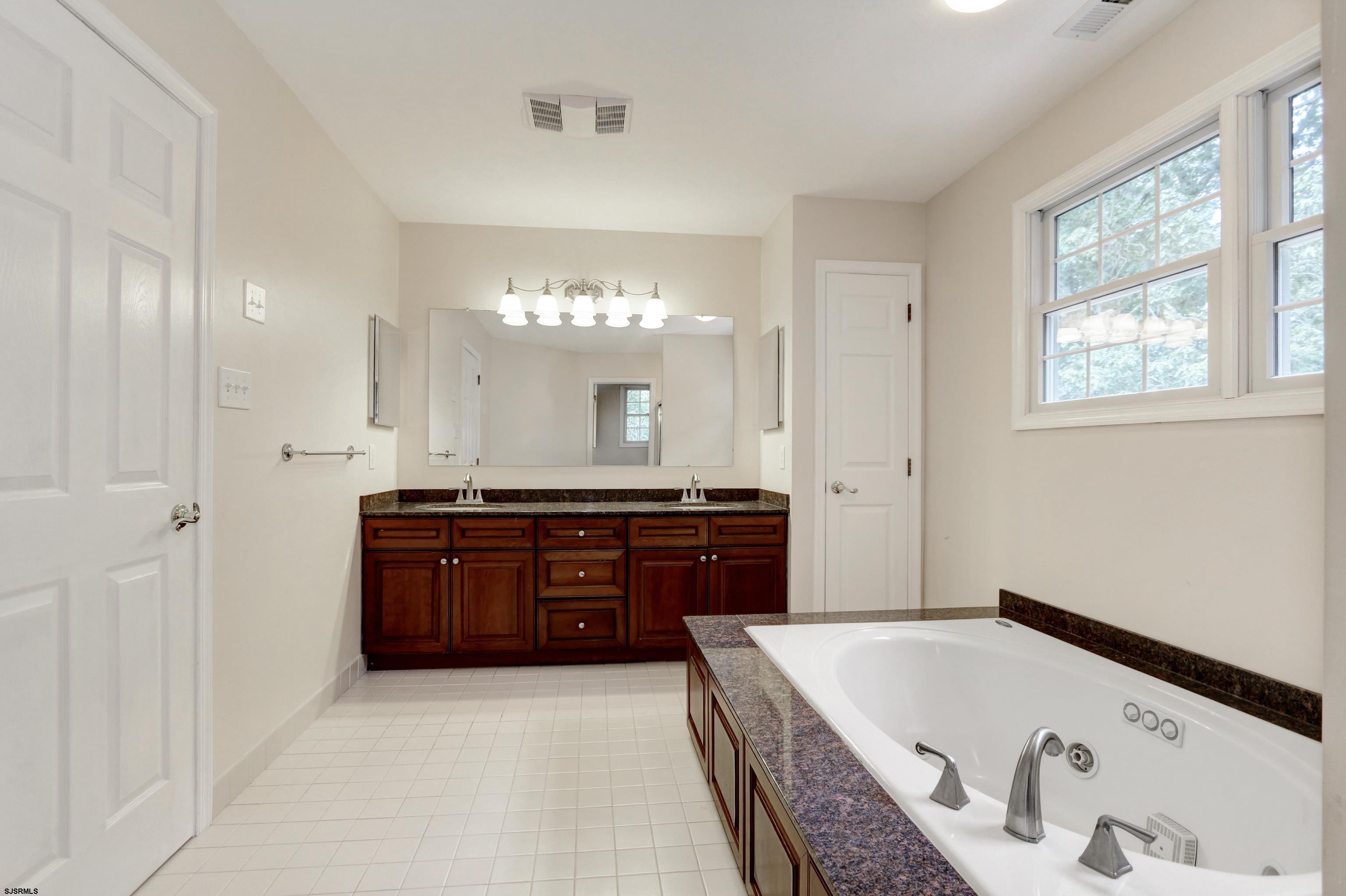 113 Lighthouse Ln