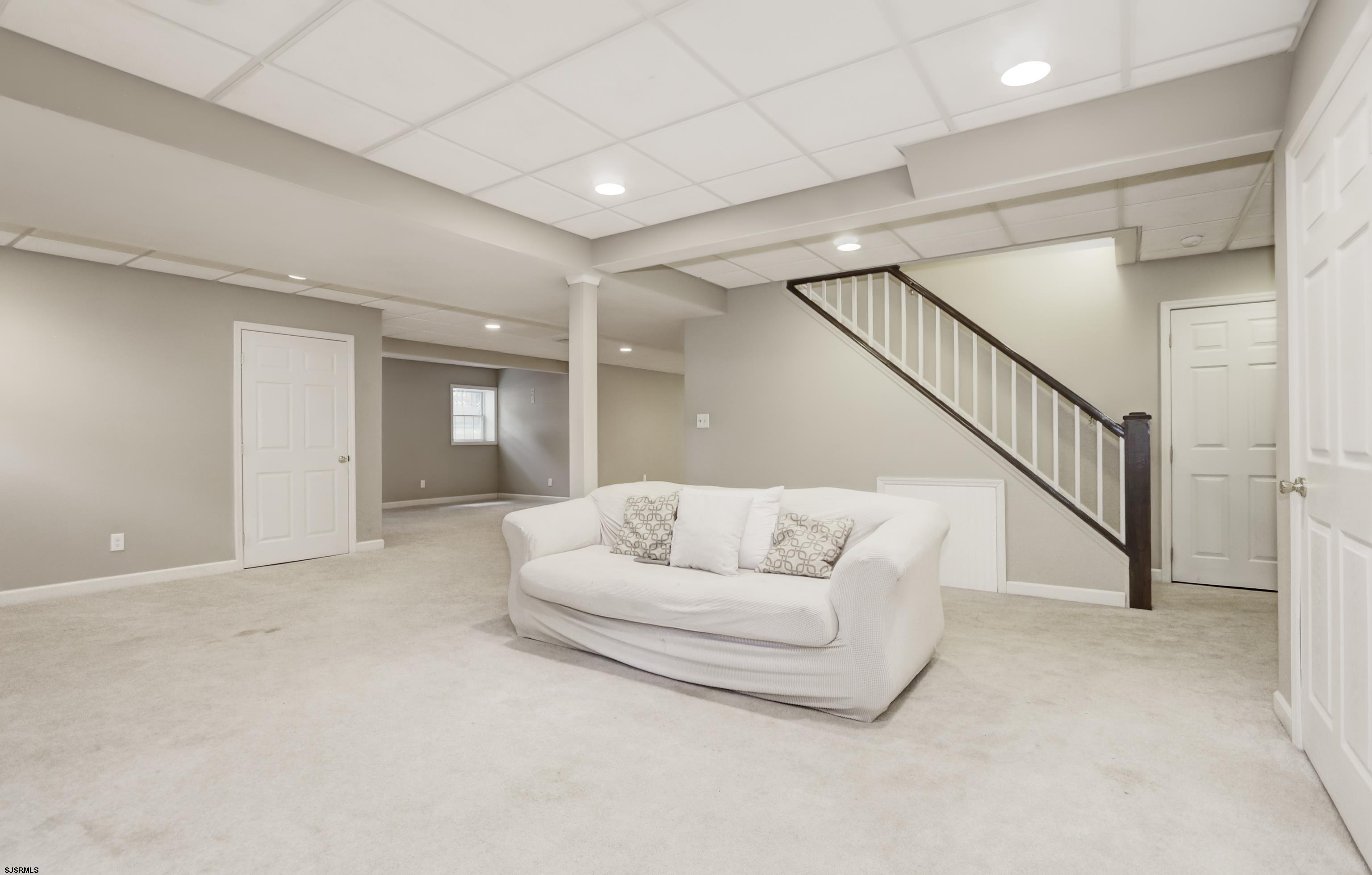 113 Lighthouse Ln