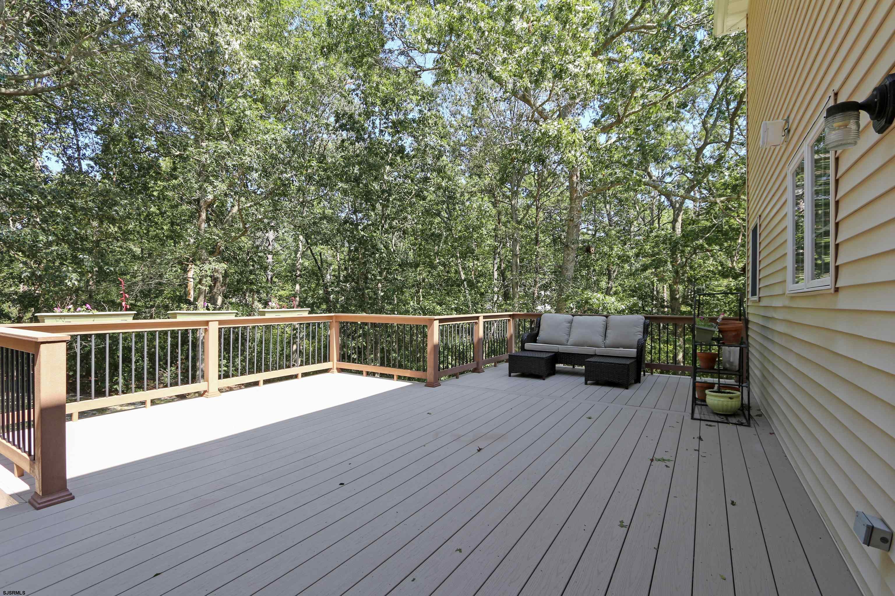 113 Lighthouse Ln