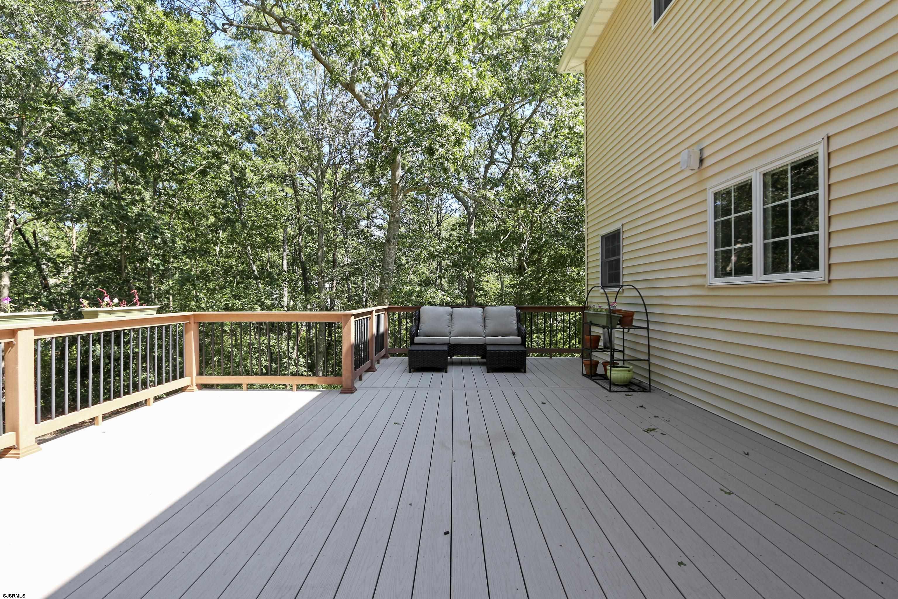 113 Lighthouse Ln