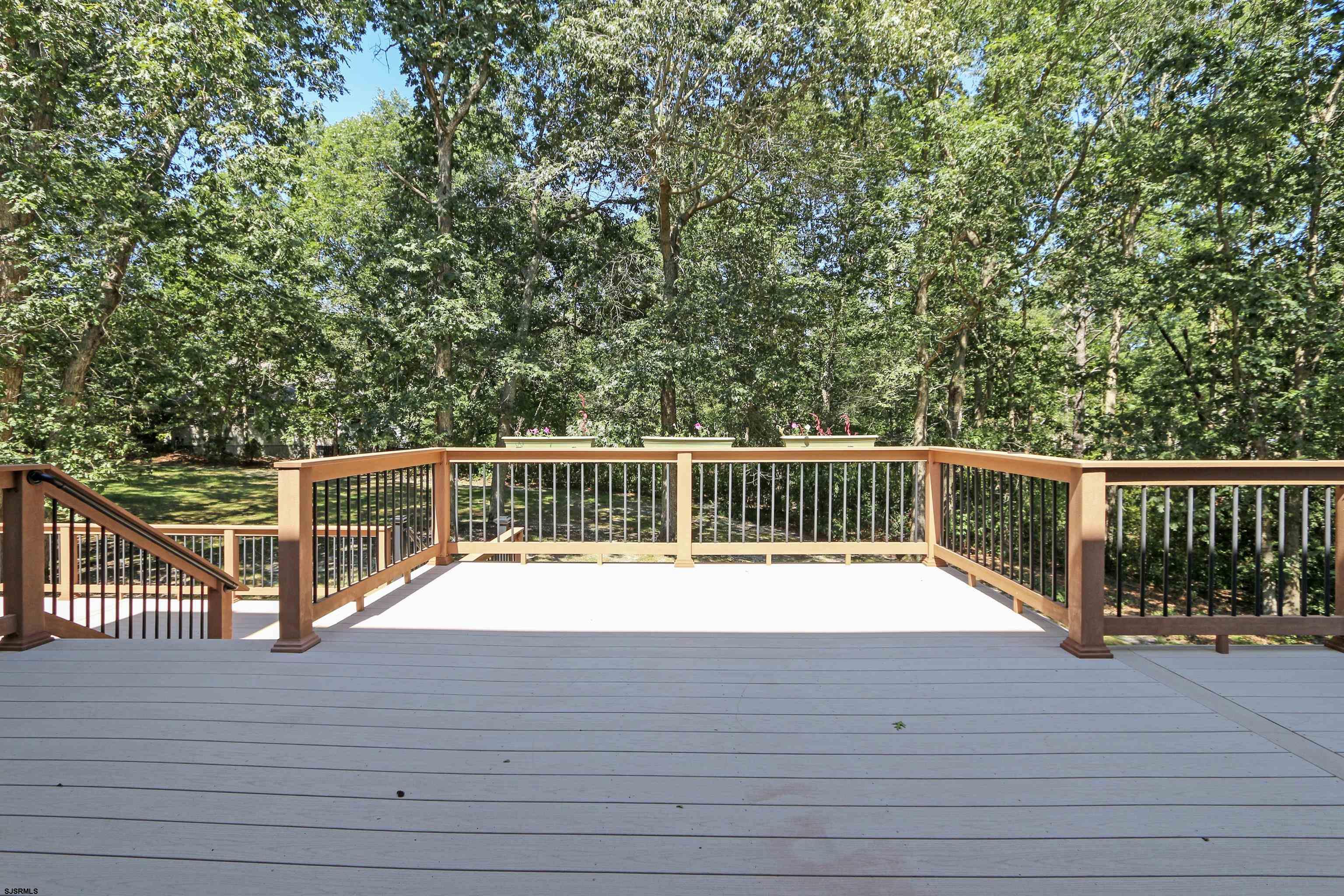 113 Lighthouse Ln