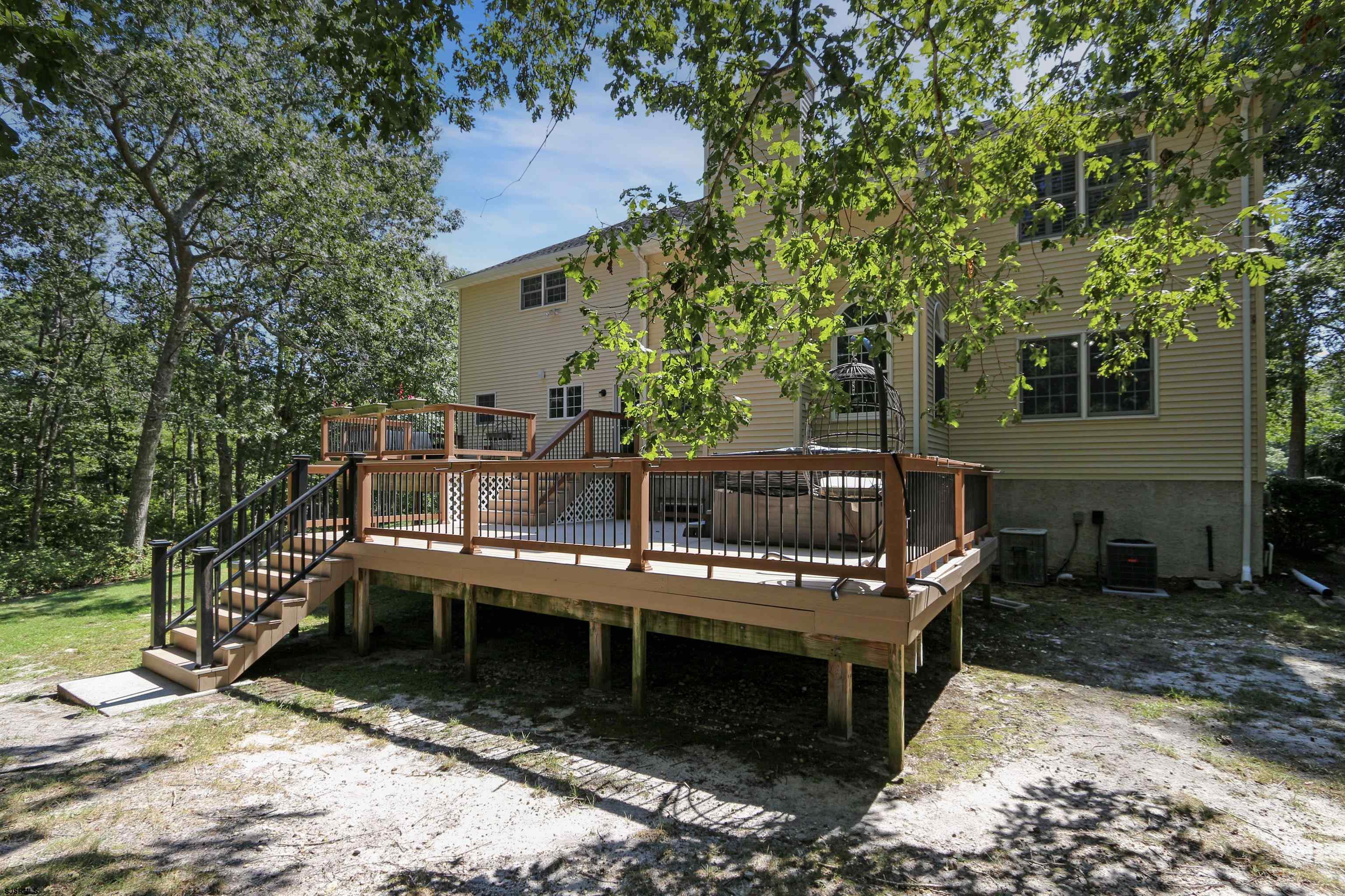 113 Lighthouse Ln