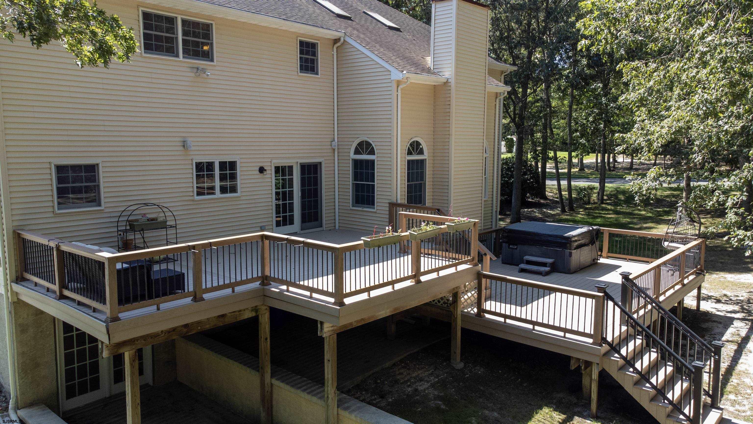 113 Lighthouse Ln