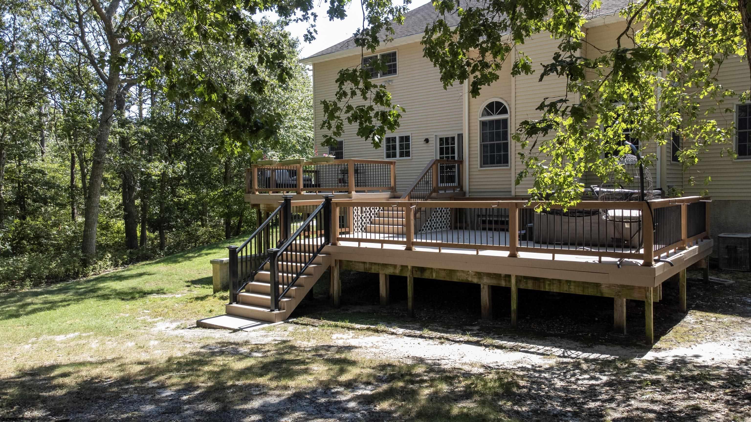113 Lighthouse Ln
