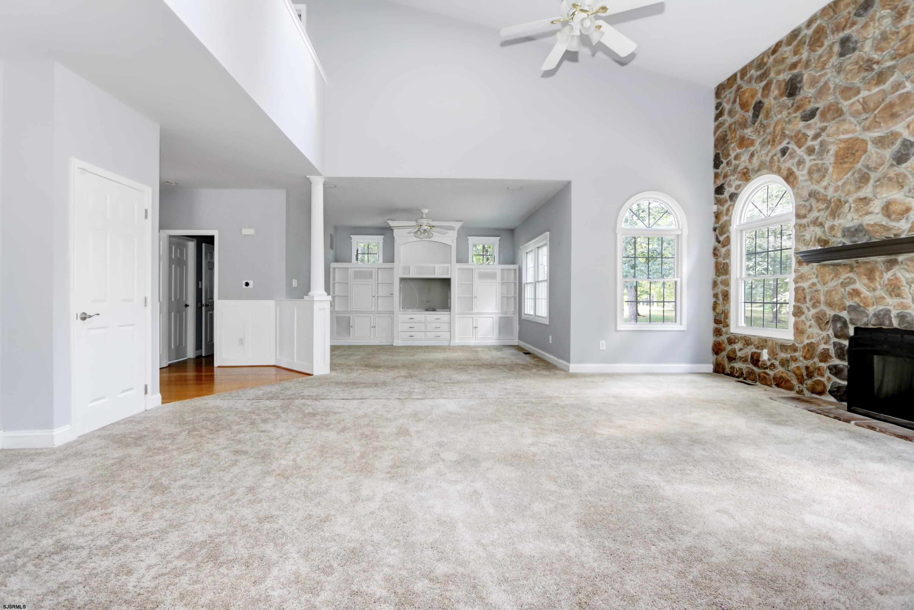 113 Lighthouse Ln