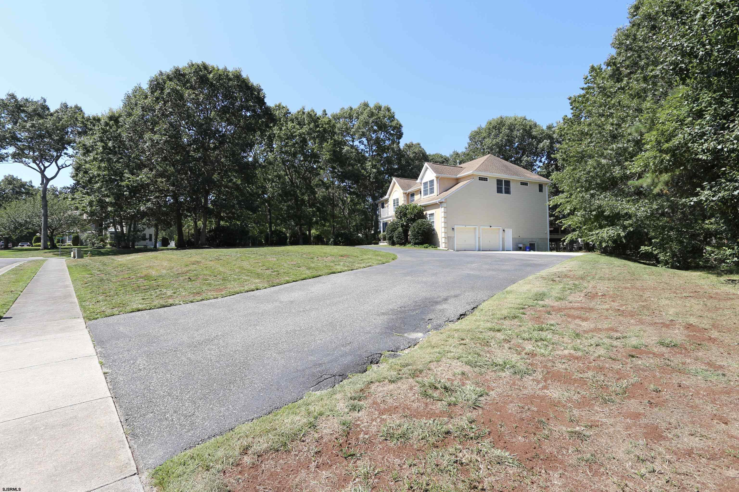 113 Lighthouse Ln
