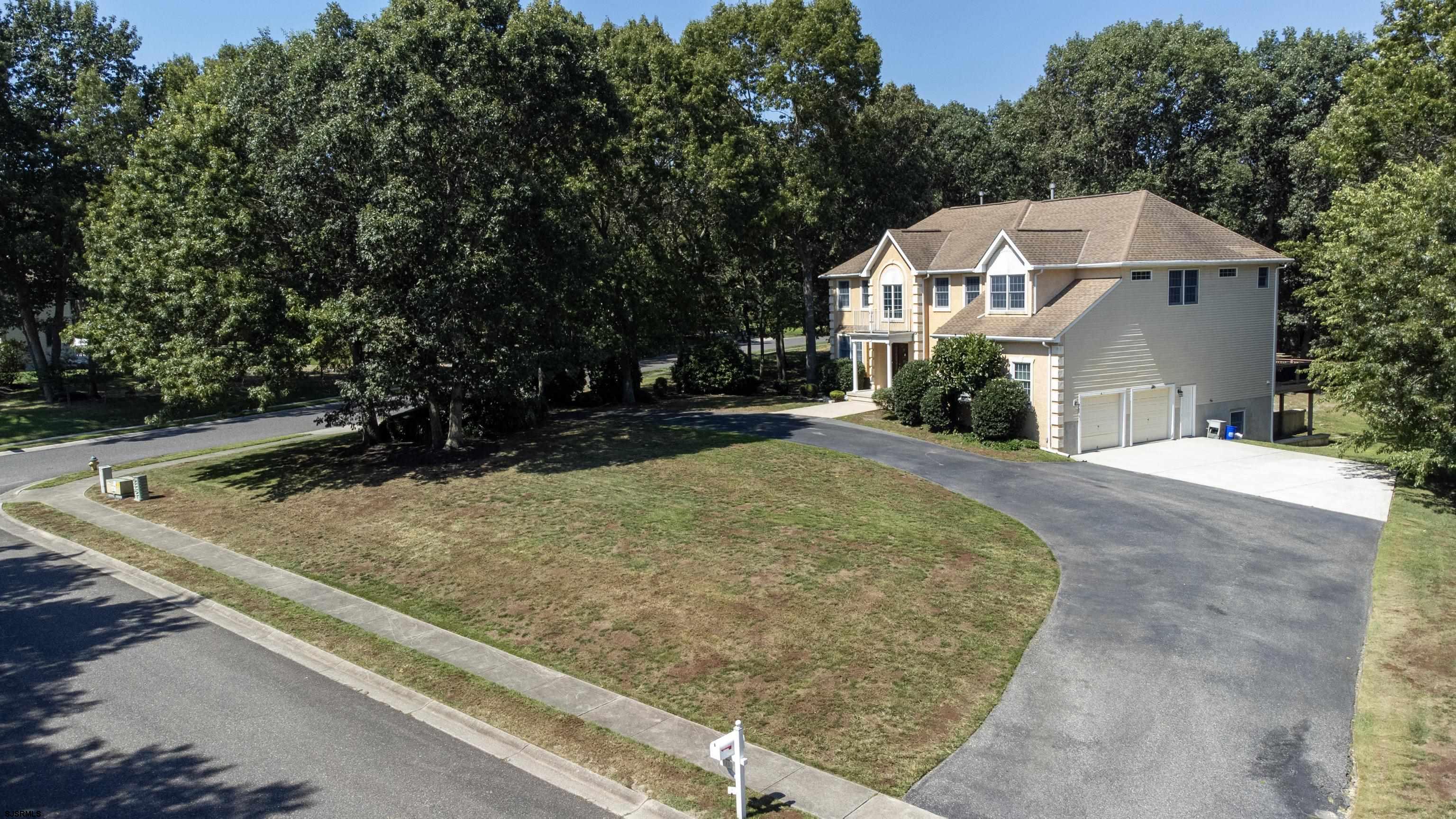 113 Lighthouse Ln