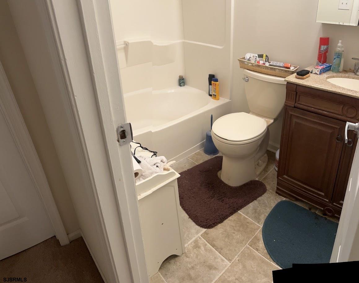 605 B N Victoria Avenue