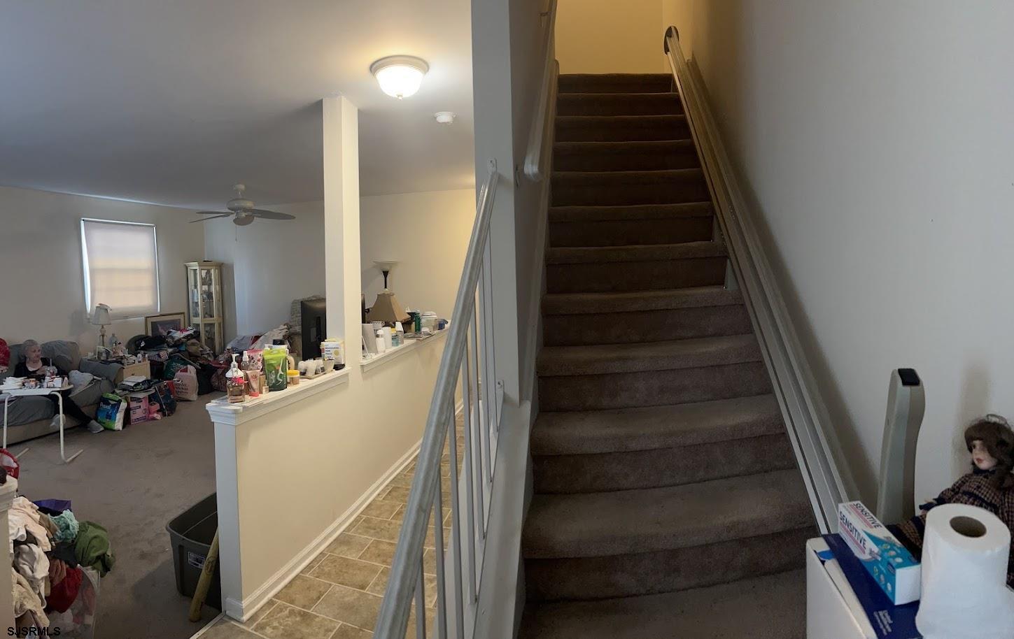 605 B N Victoria Avenue - Picture 3