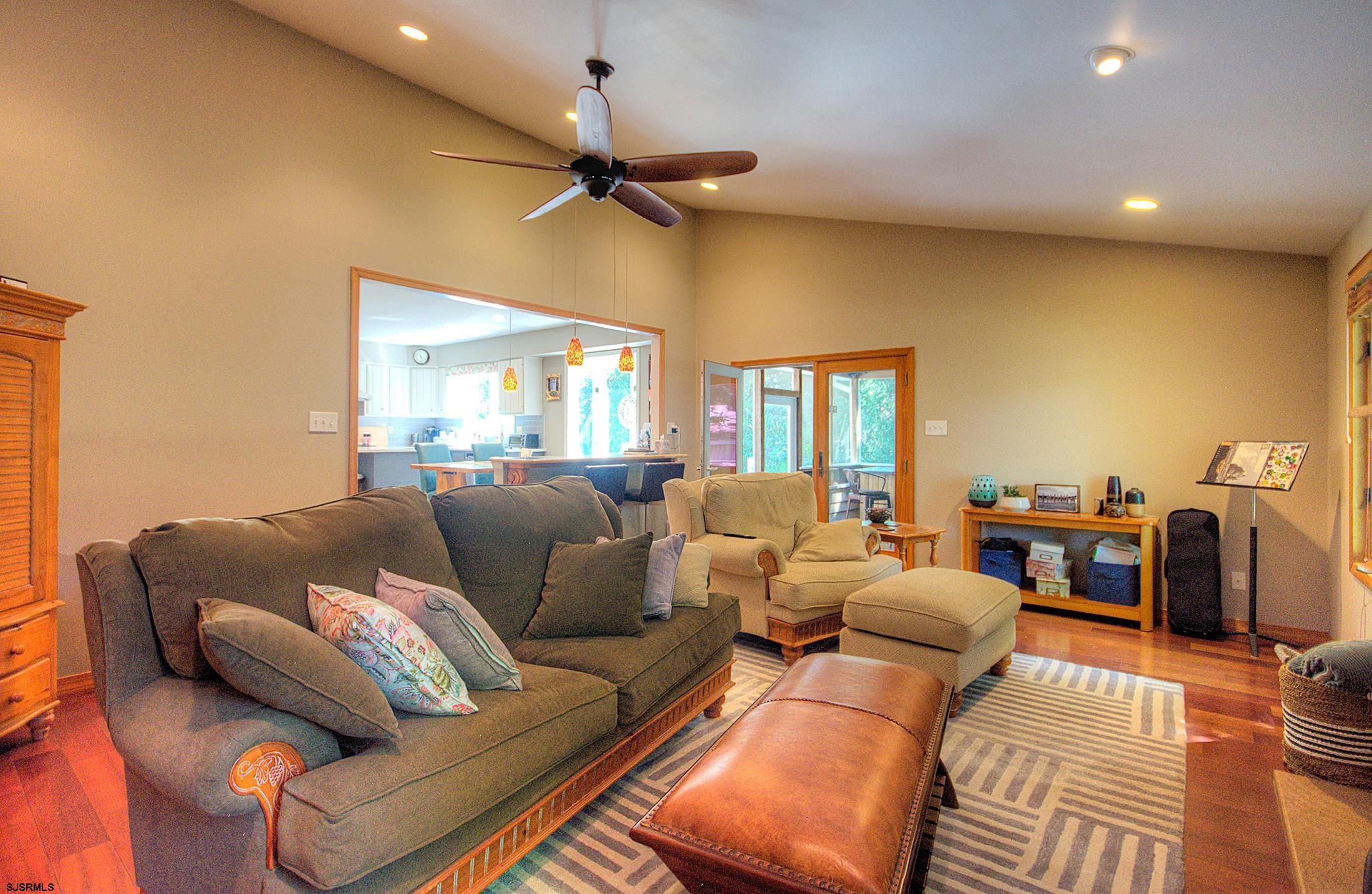 312 Knollwood Dr