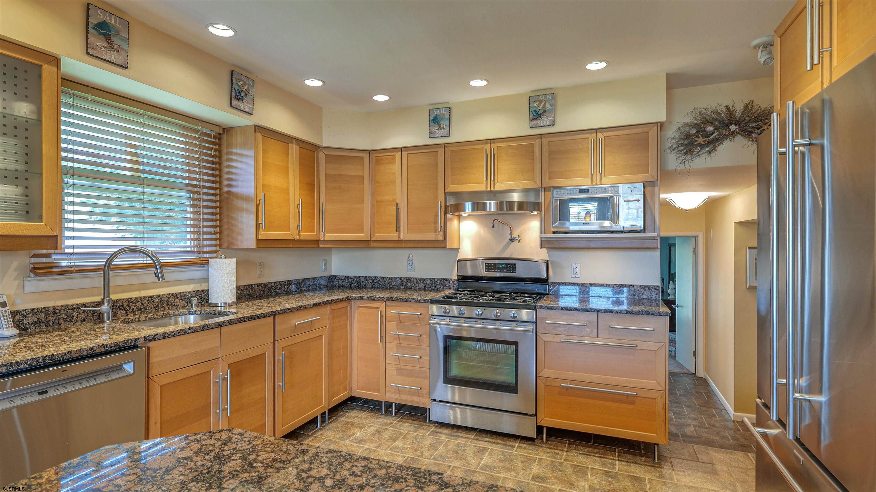 3 Bay Ct