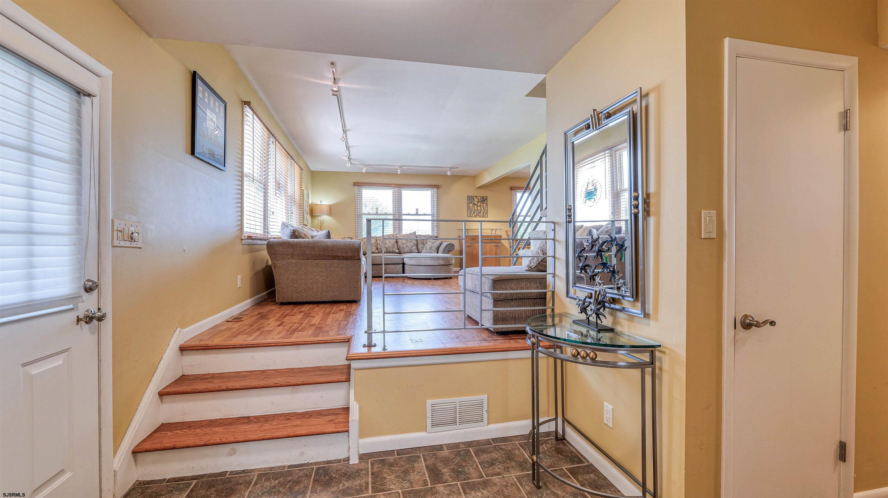 3 Bay Ct