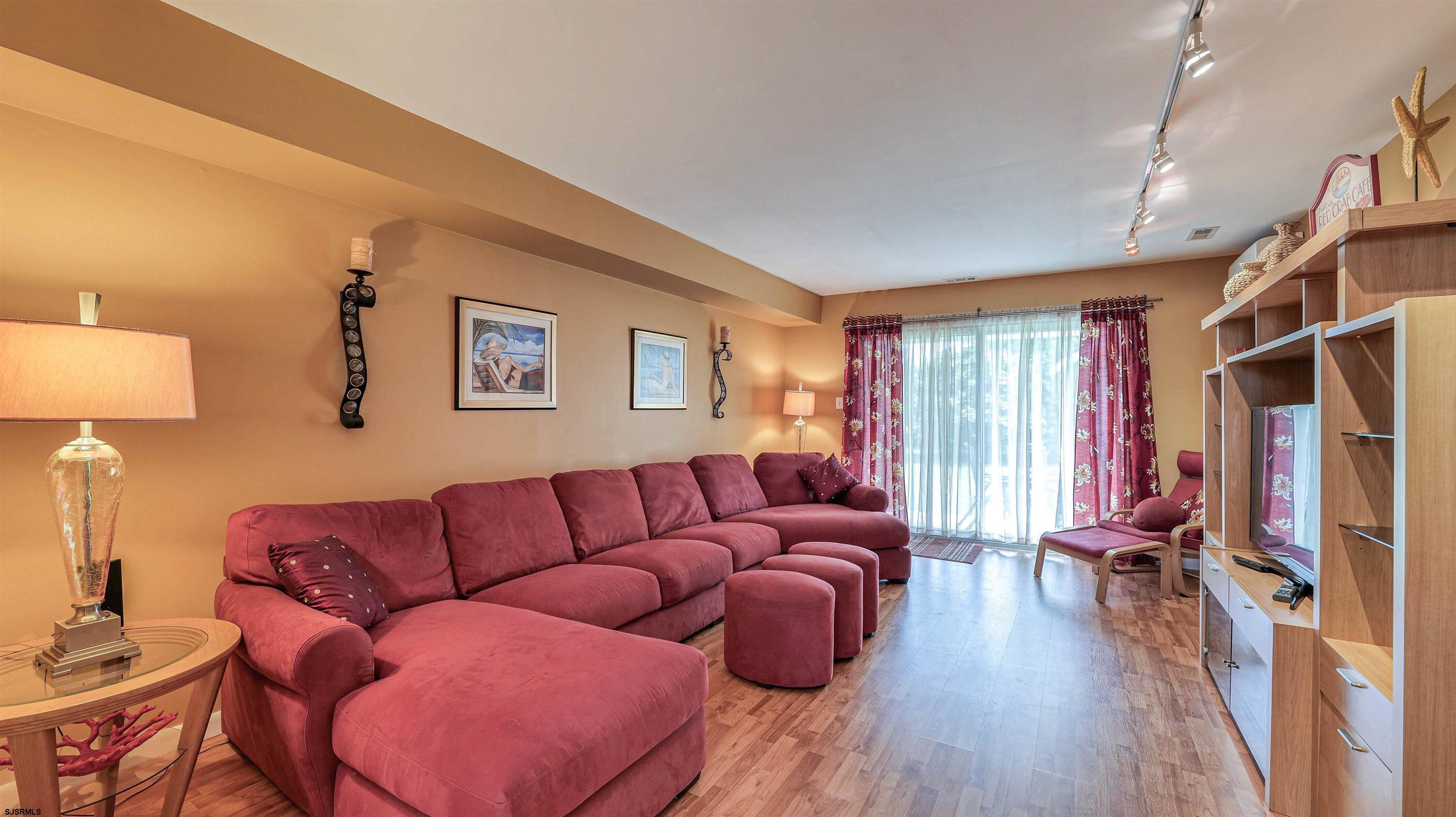 3 Bay Ct