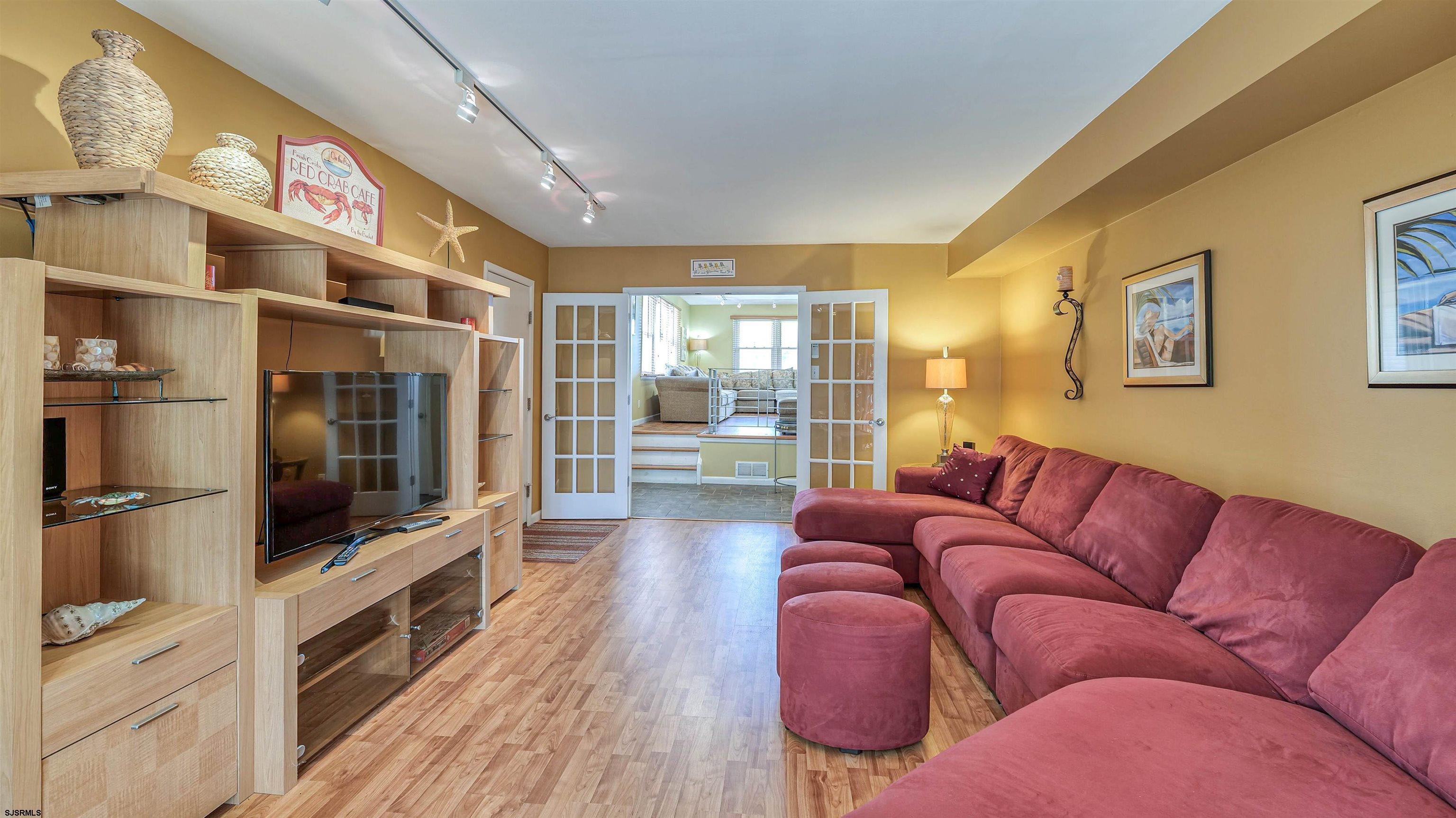 3 Bay Ct