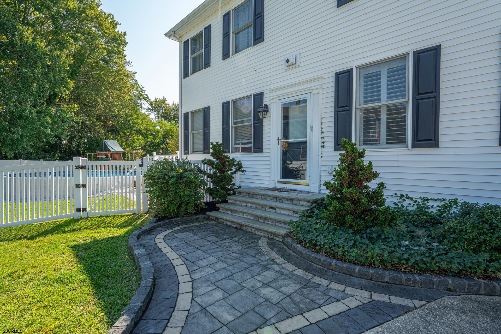 5 Saint Andrews Dr