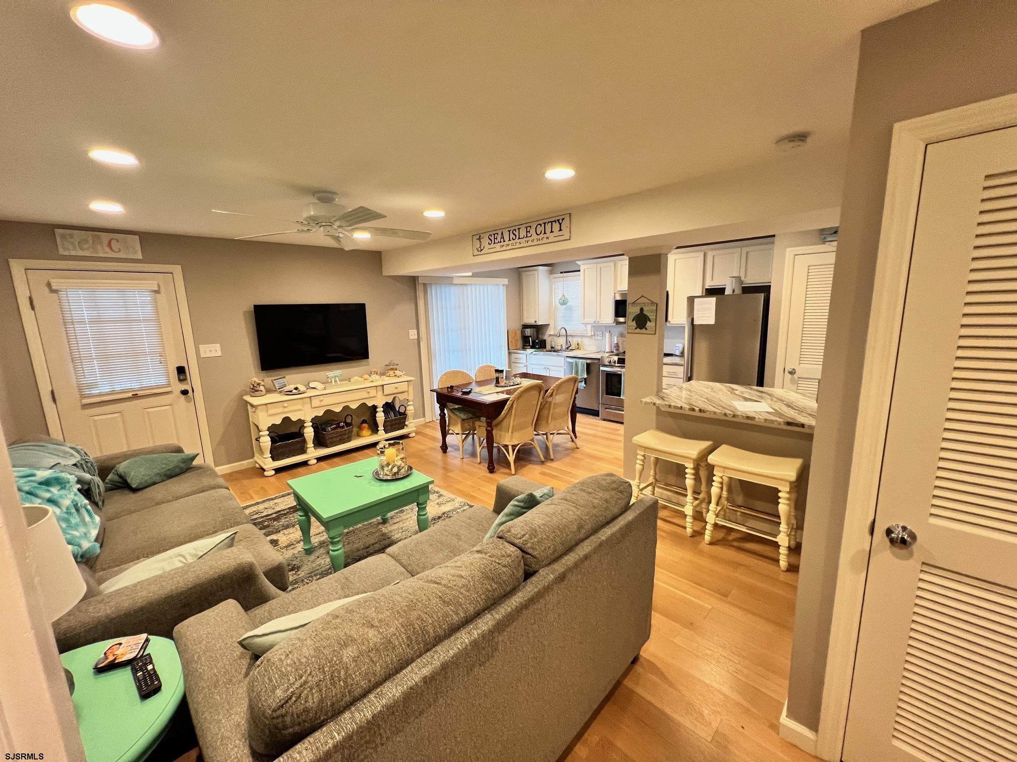 135 65th Street - Picture 2