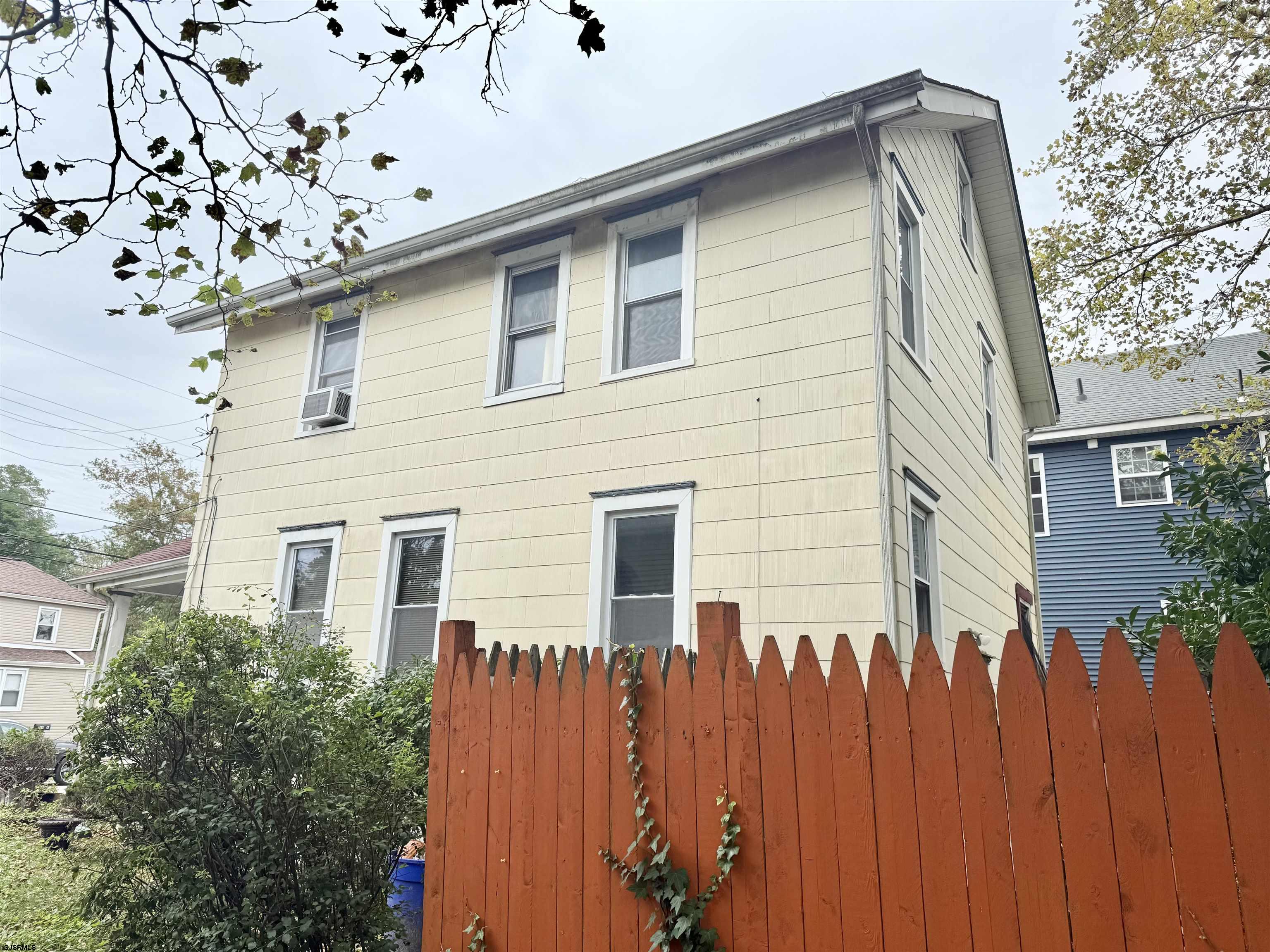 45 E Greenfield Avenue