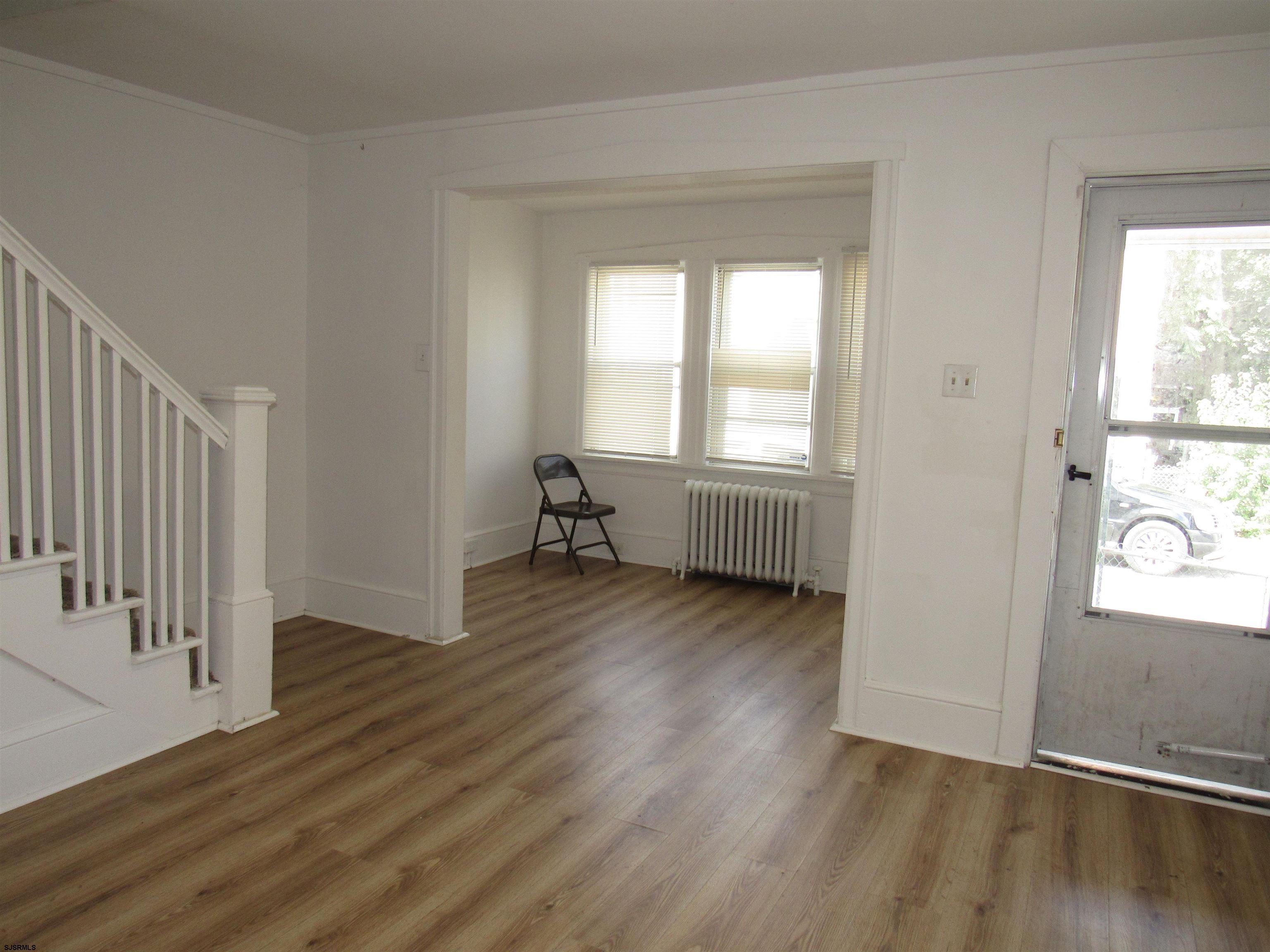 236 Guard Pl - Picture 1