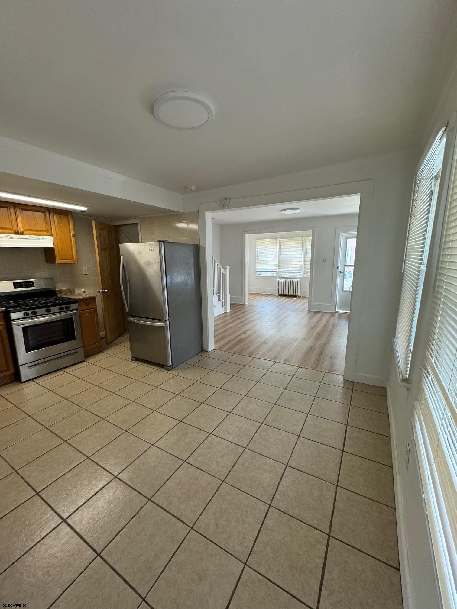 236 Guard Pl - Picture 3