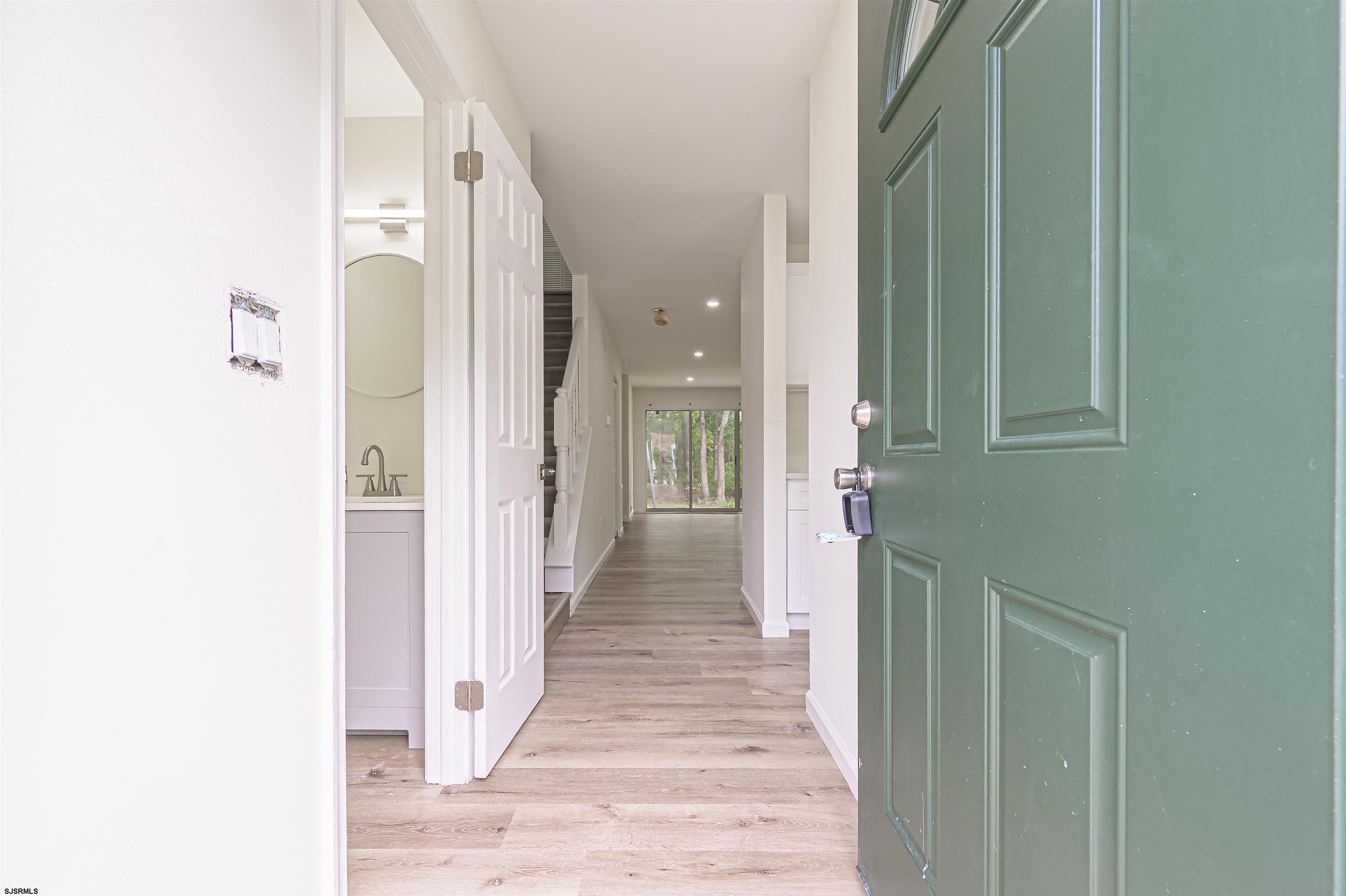 9 Seneca Dr Dr - Picture 2