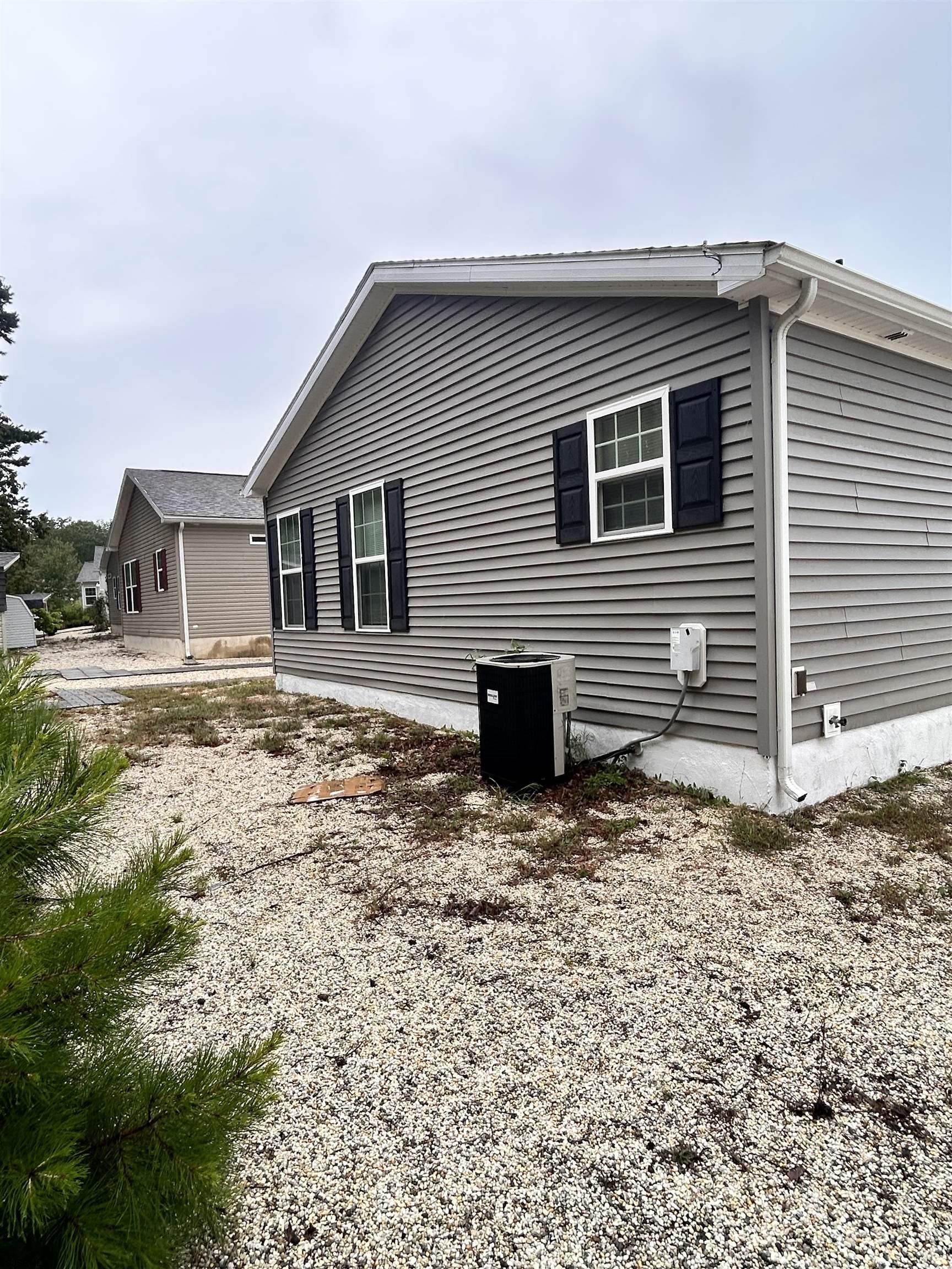 80 Pinetree Ln - Picture 2