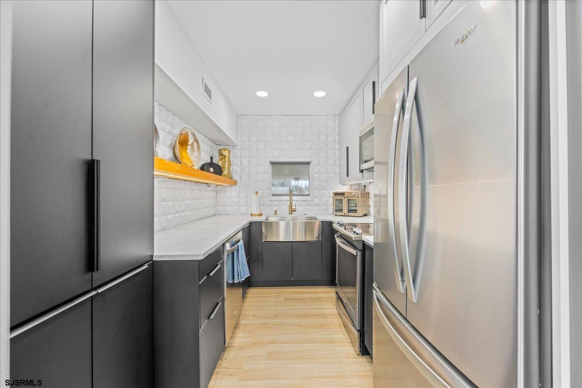 151 N Annapolis Avenue