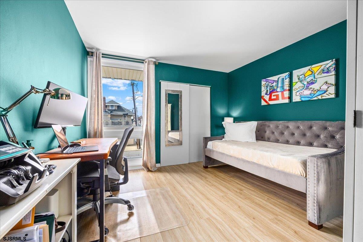 151 N Annapolis Avenue