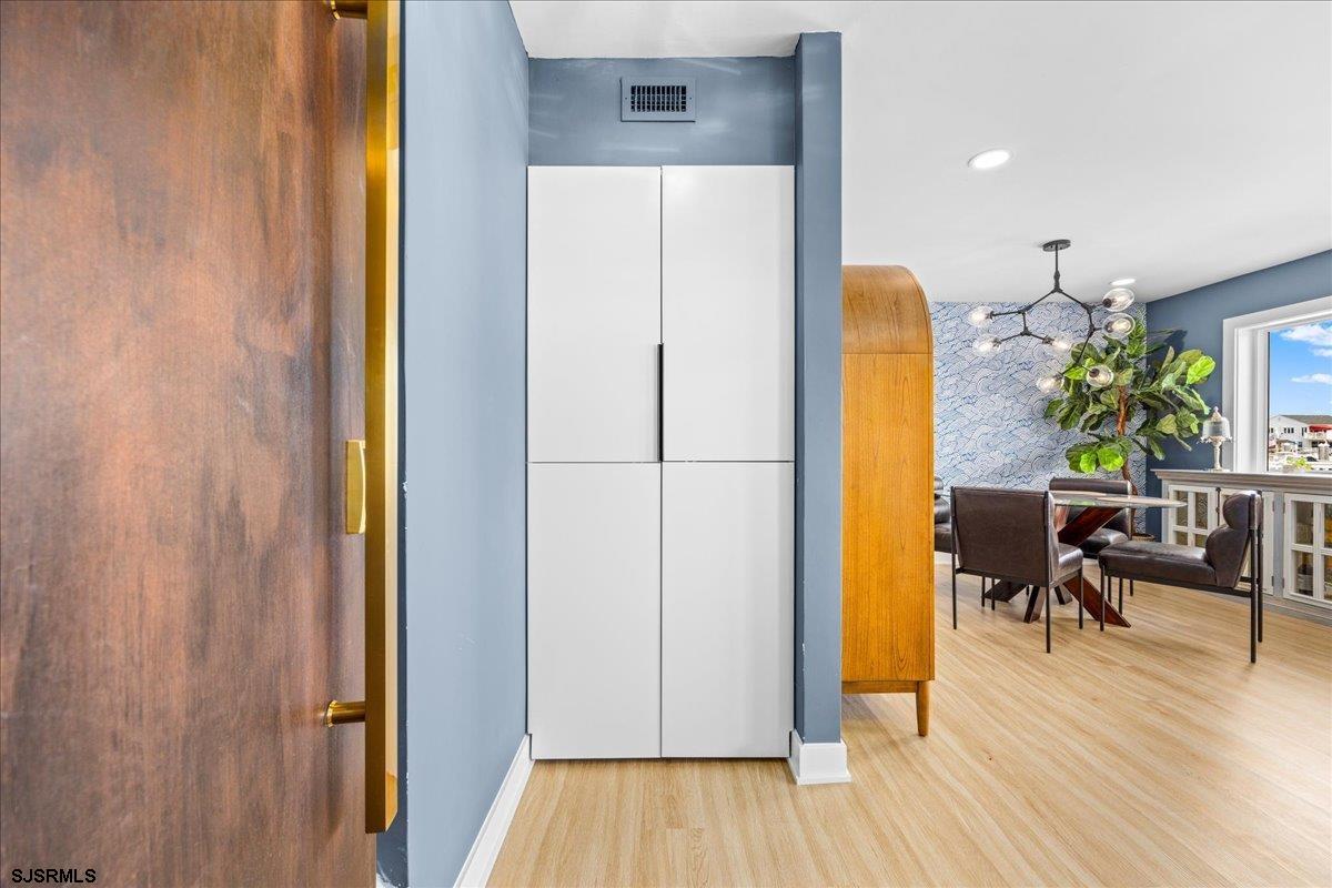 151 N Annapolis Avenue - Picture 2