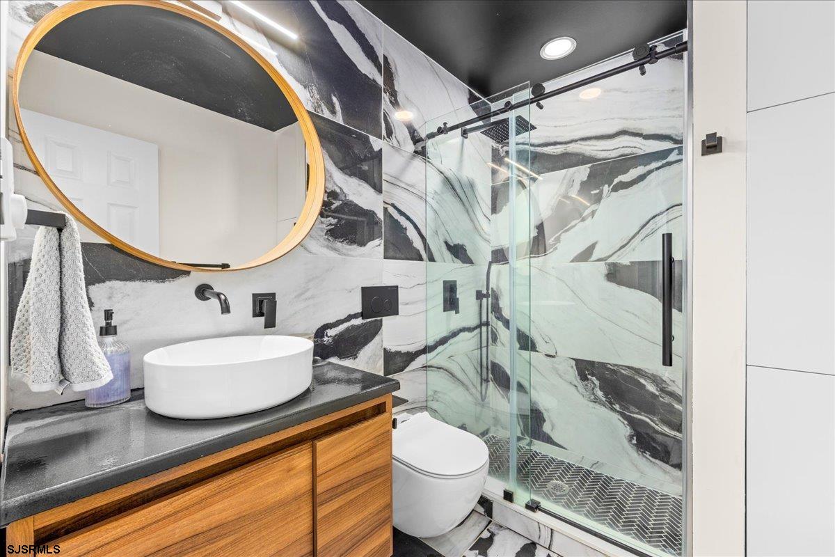 151 N Annapolis Avenue