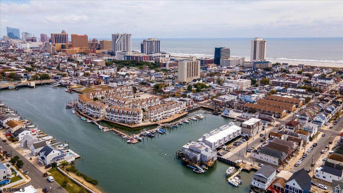 151 N Annapolis Avenue