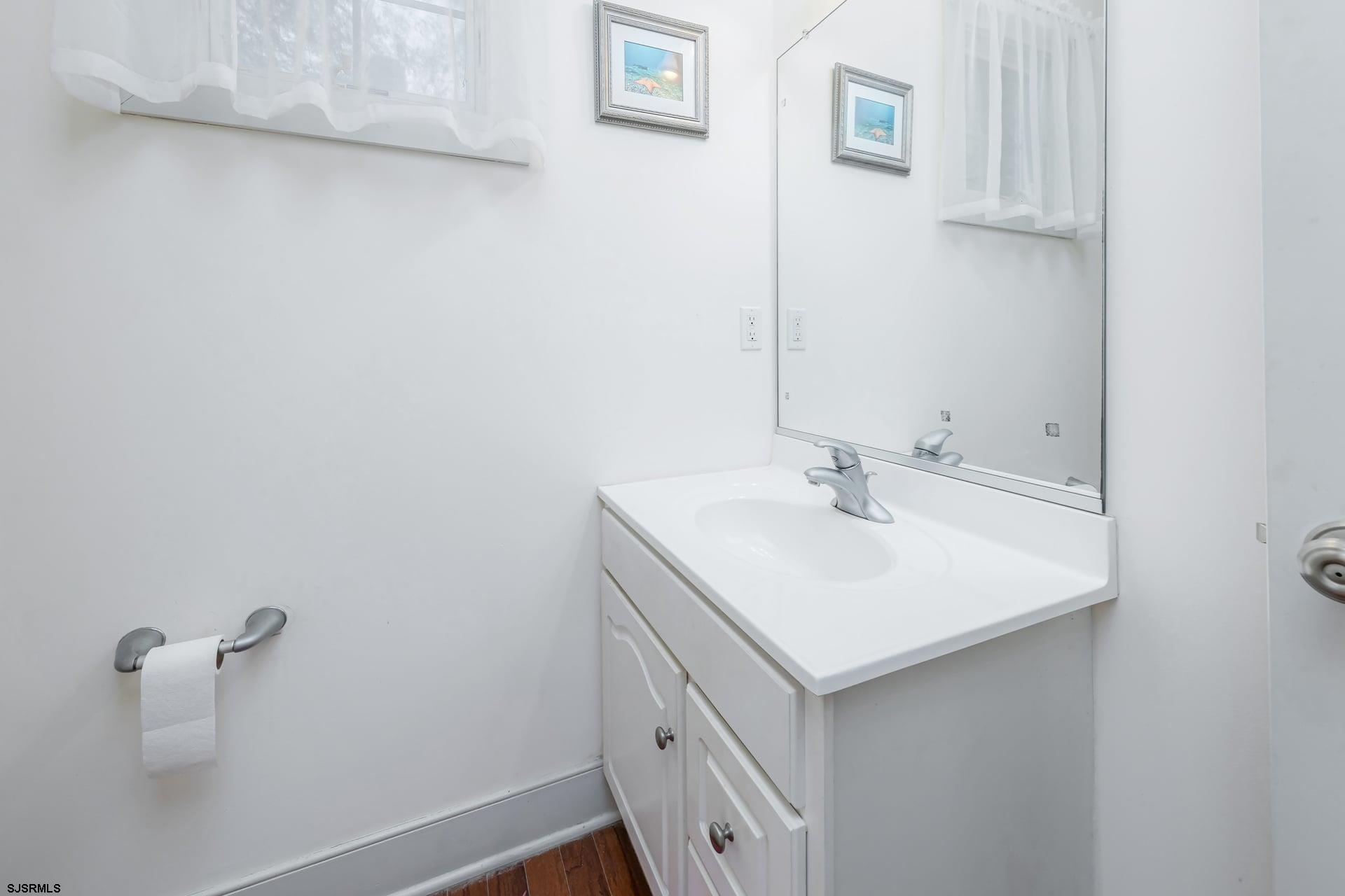3 N Vassar Sq Square