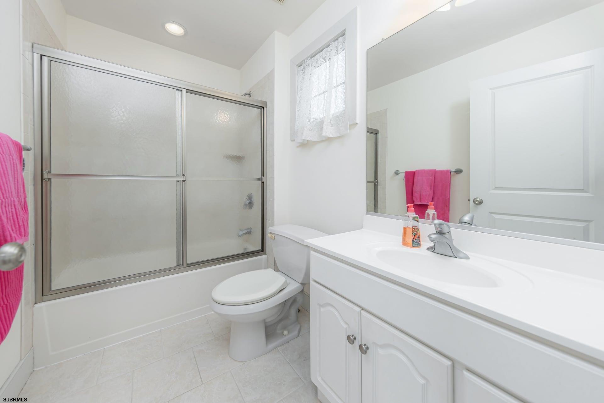 3 N Vassar Sq Square