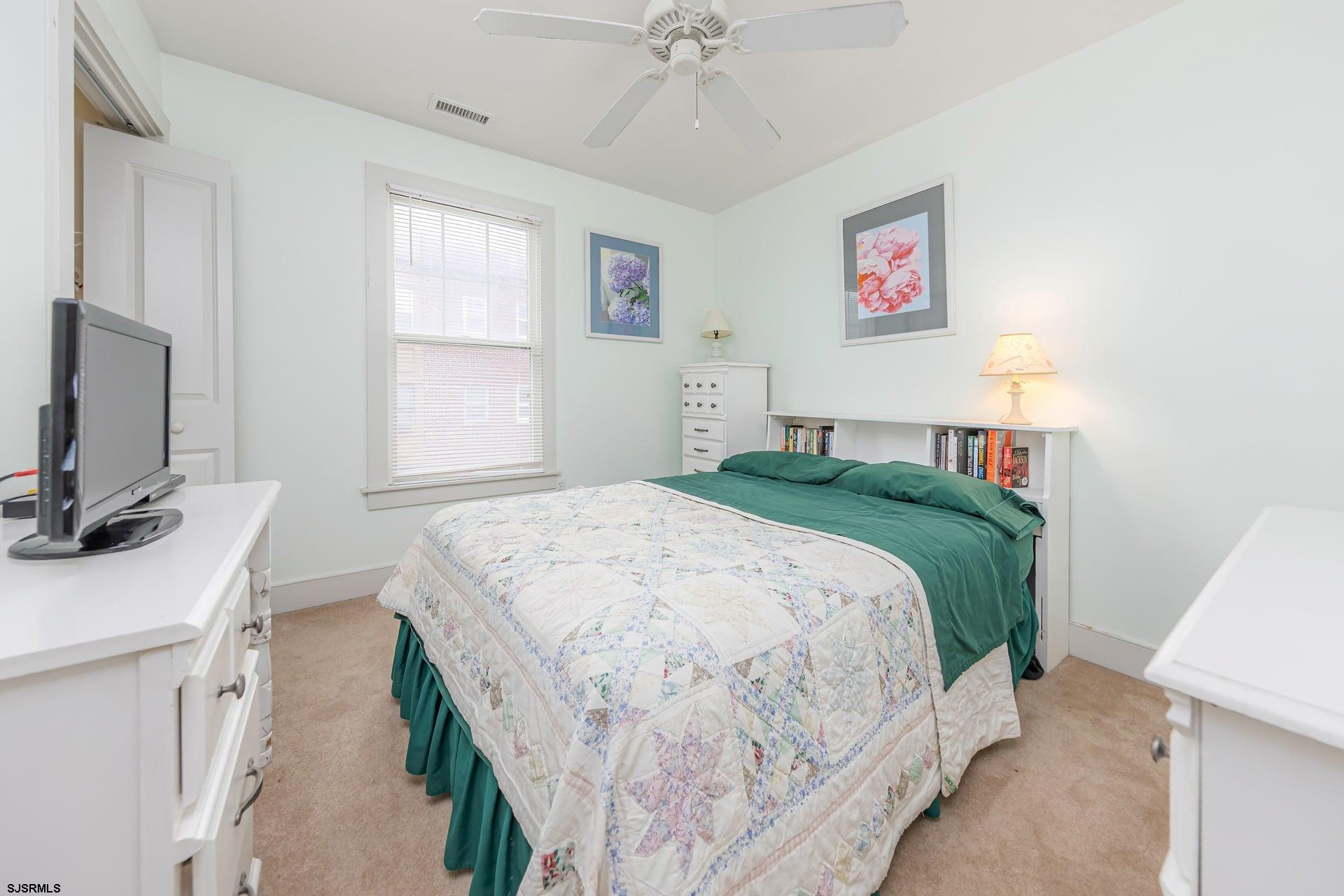 3 N Vassar Sq Square