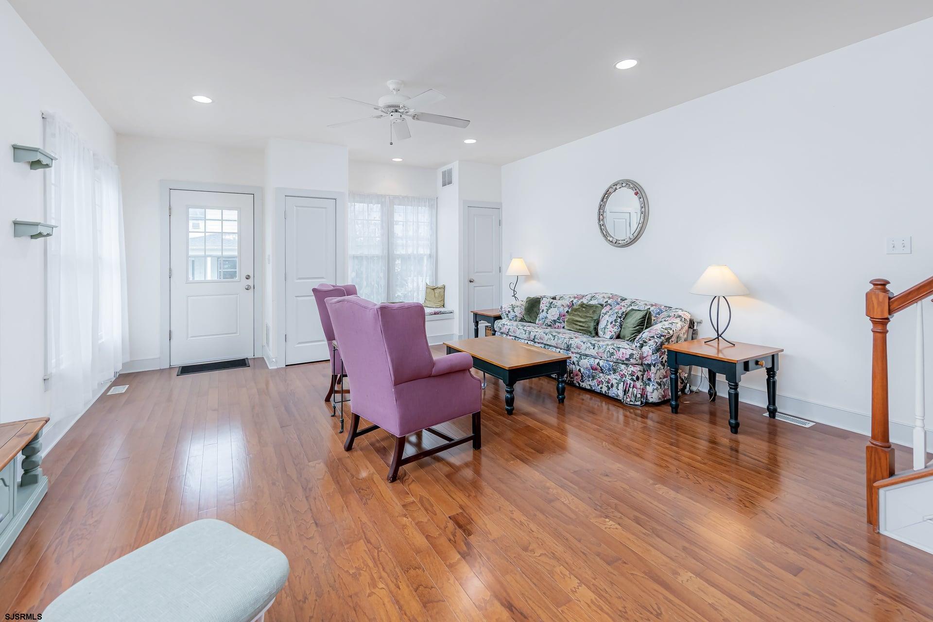 3 N Vassar Sq Square - Picture 3