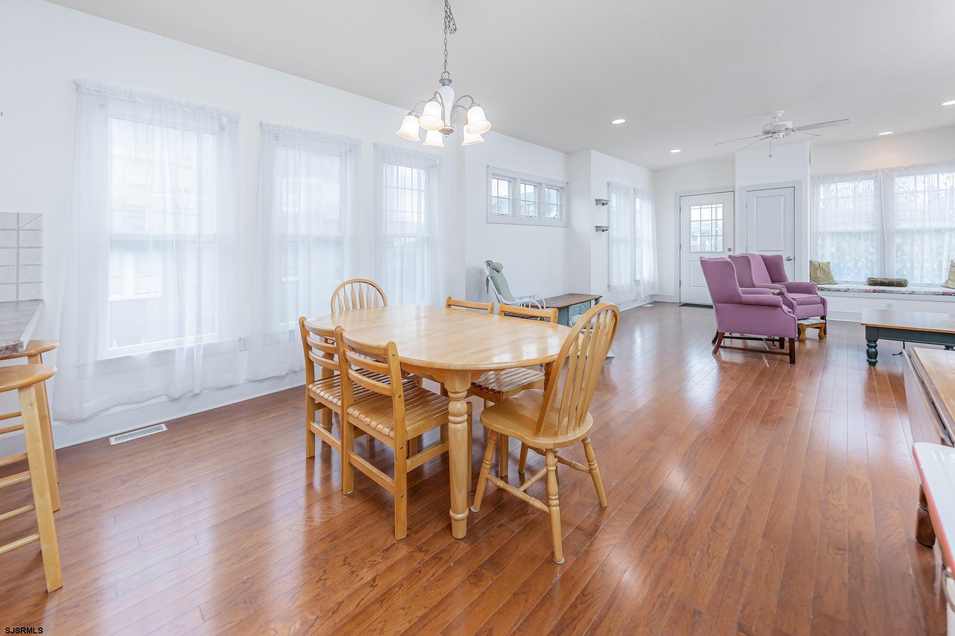 3 N Vassar Sq Square