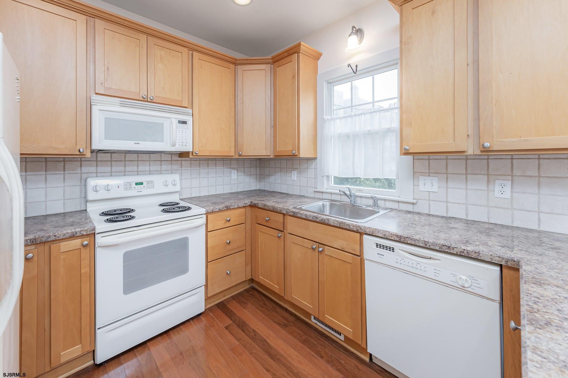 3 N Vassar Sq Square