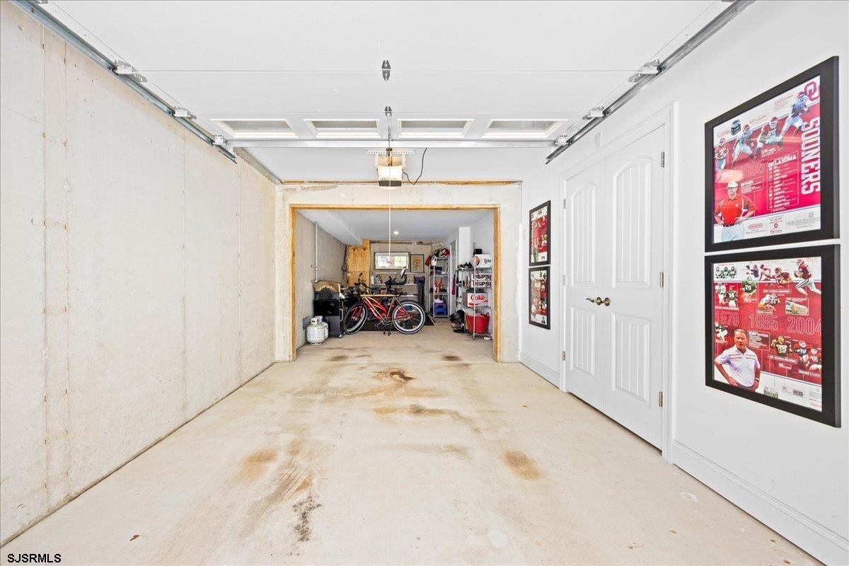 1A N Nashville Avenue