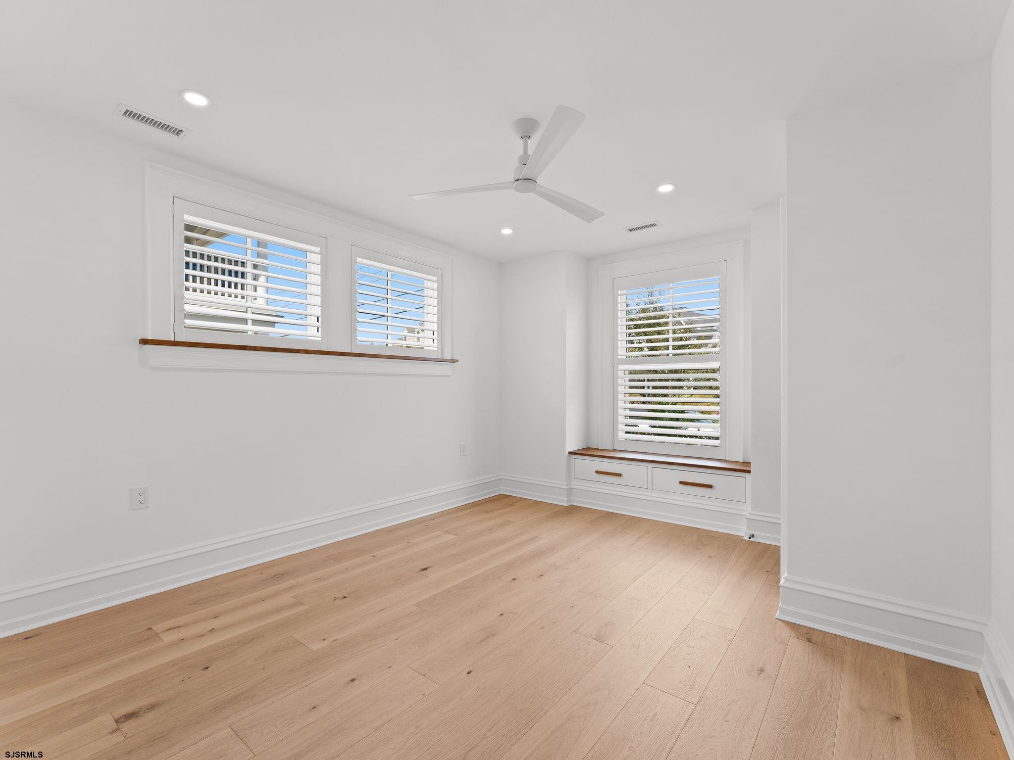 12 E Newcastle Road