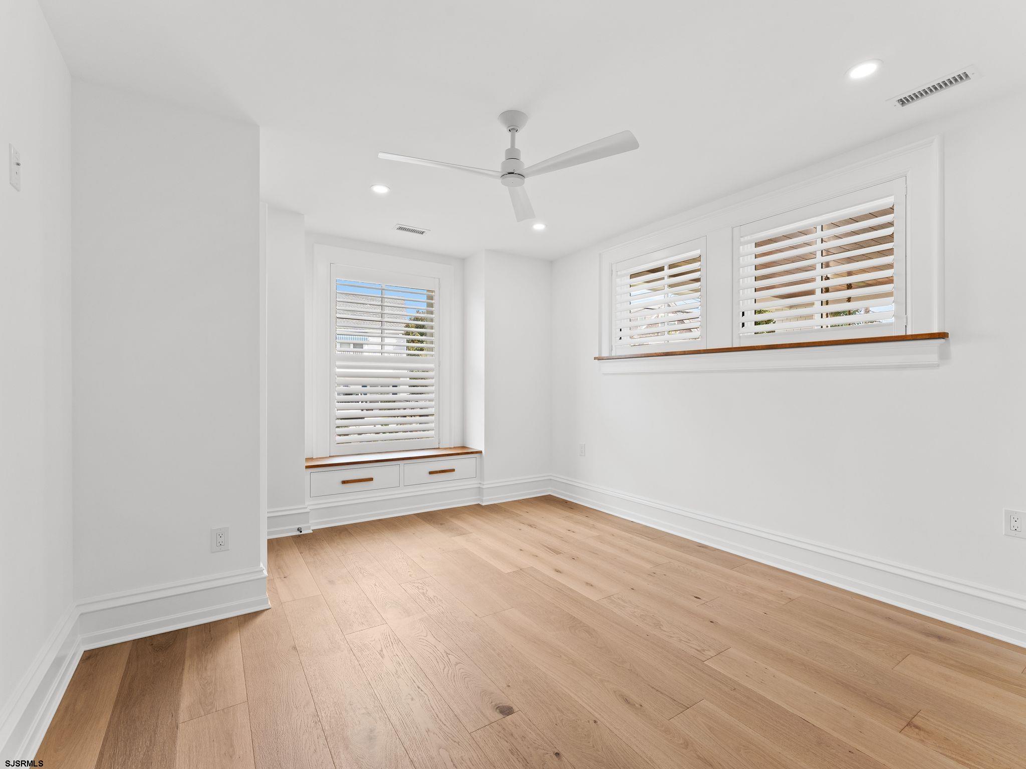 12 E Newcastle Road